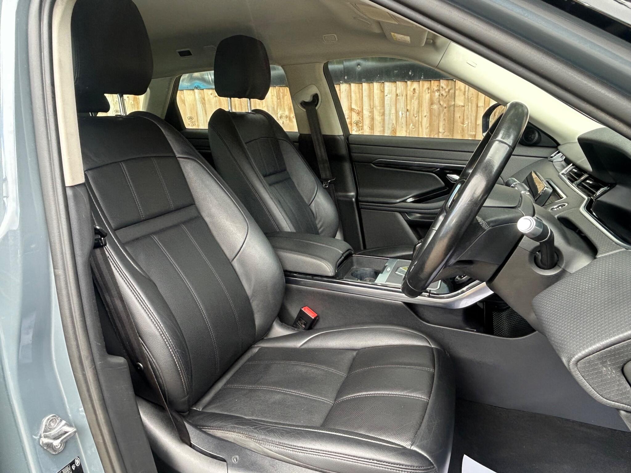 Land Rover Range Rover Evoque view 3