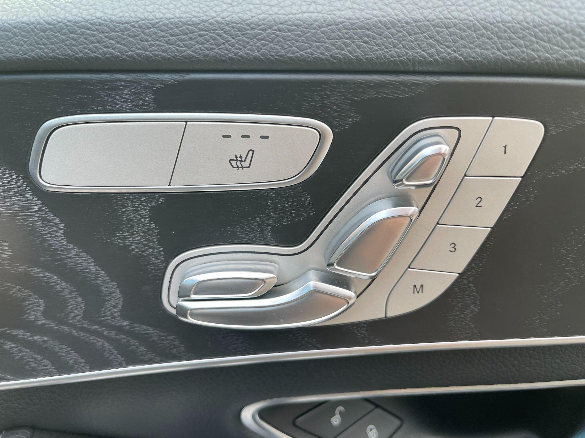 Mercedes-Benz C-Class view 26