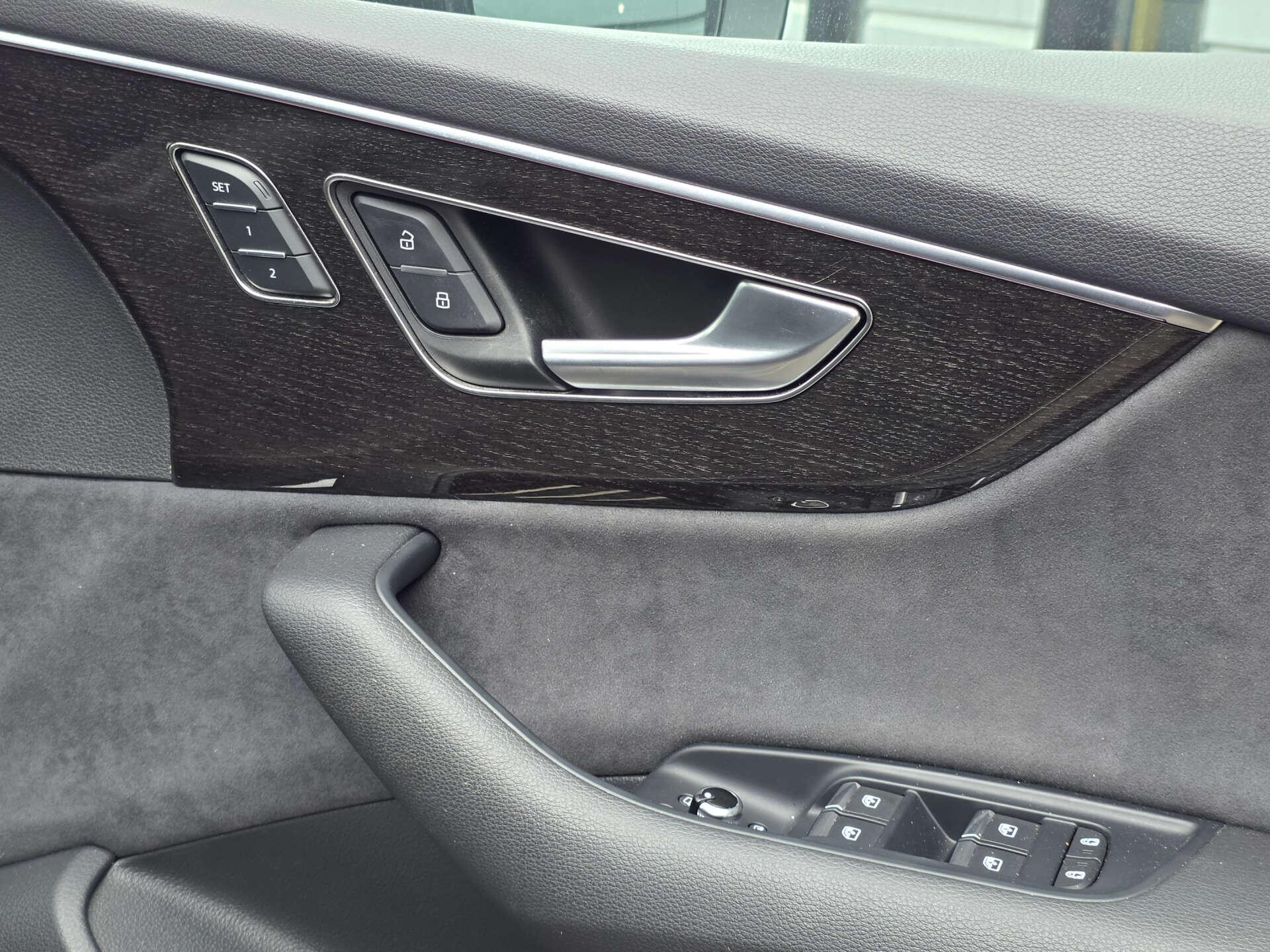 Audi Q7 view 41