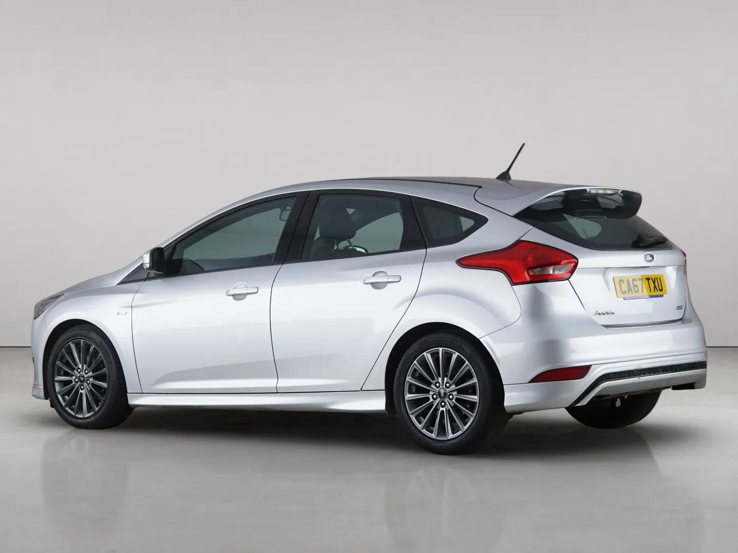 Ford Focus view 9