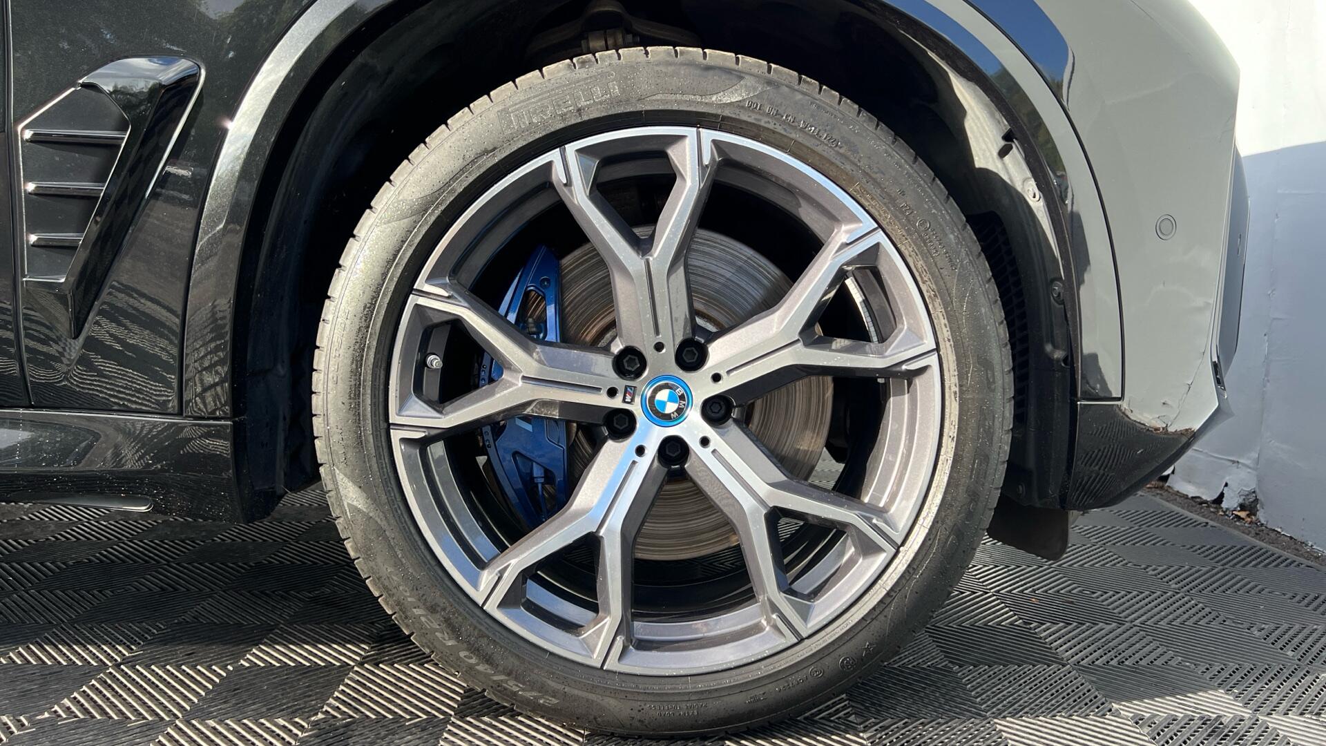 BMW X5 view 14
