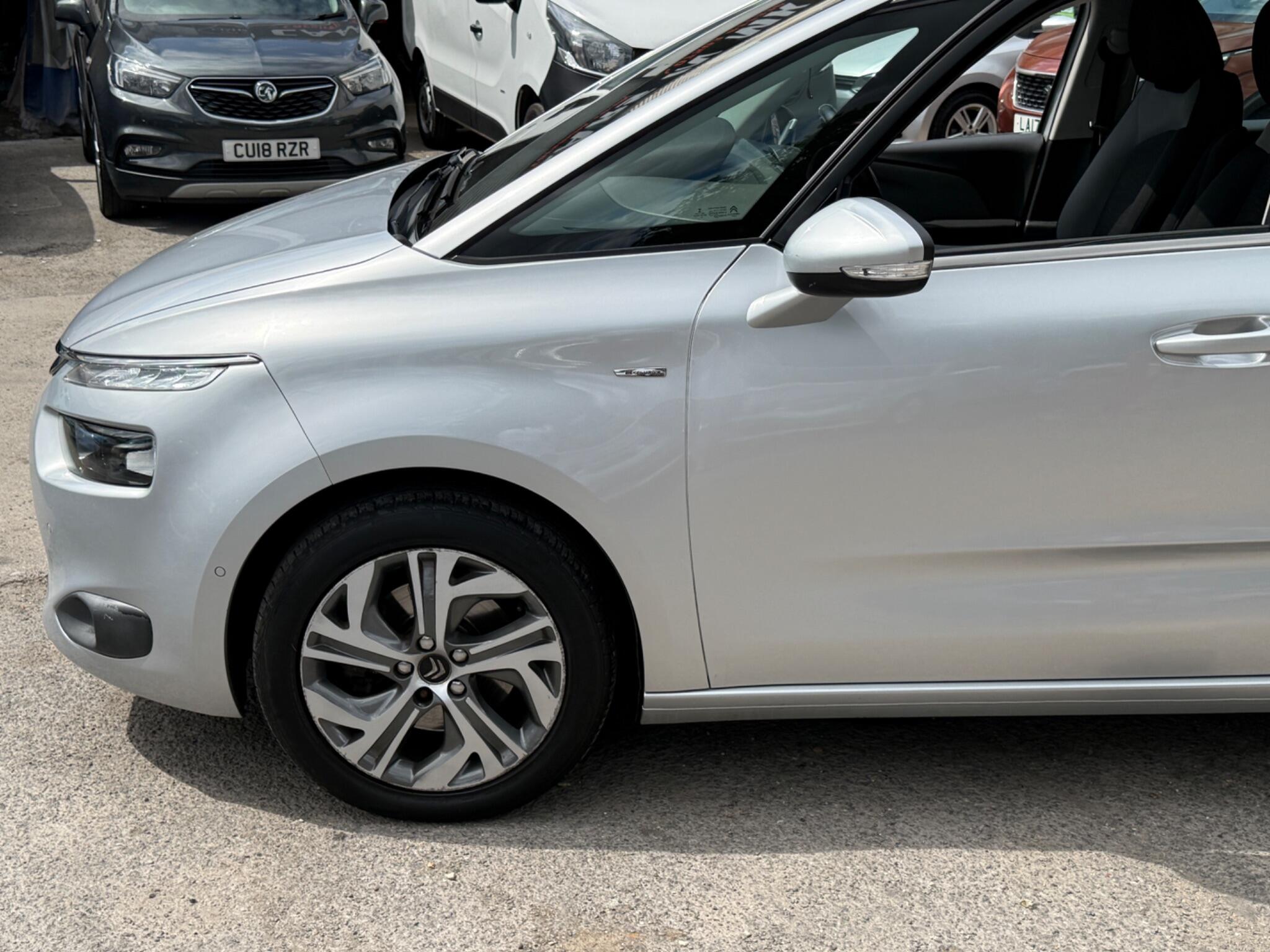 Citroen C4 Picasso - Image 11