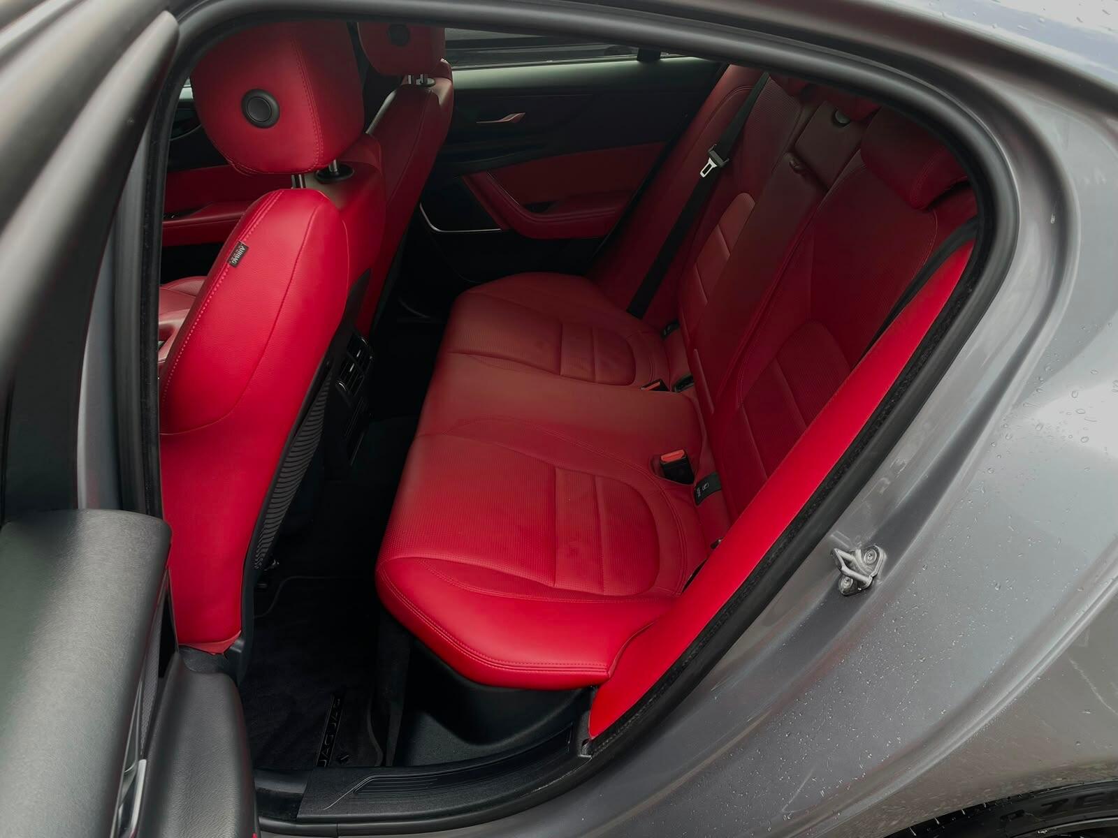Jaguar XE view 14