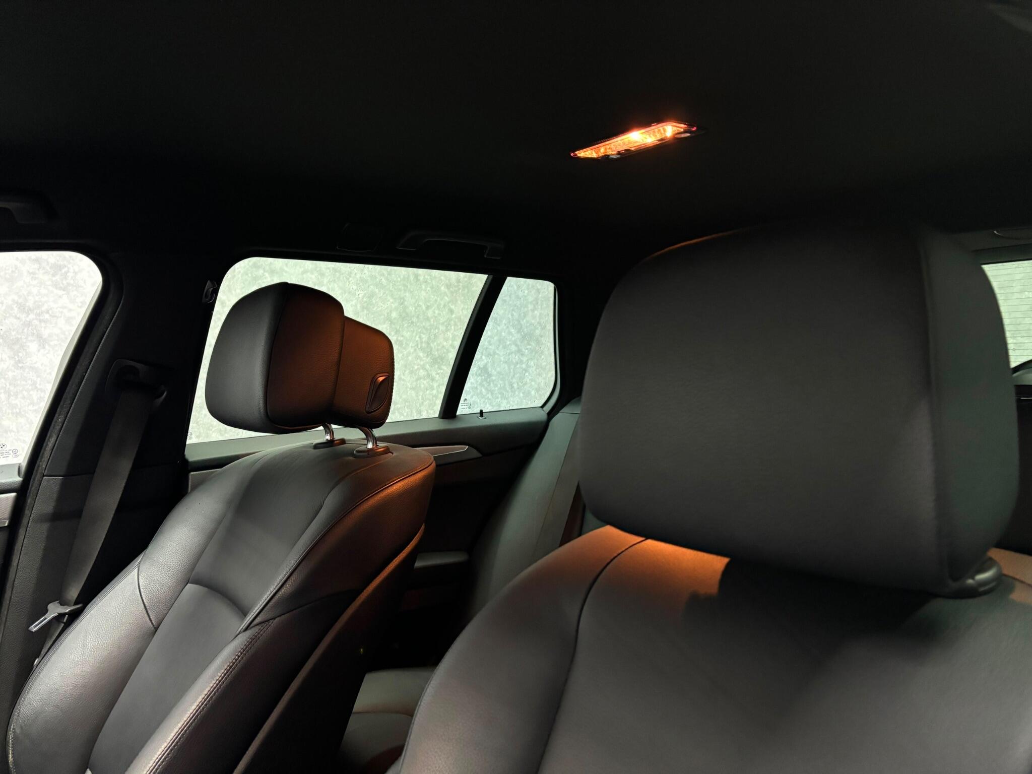 BMW 5 Series view 21