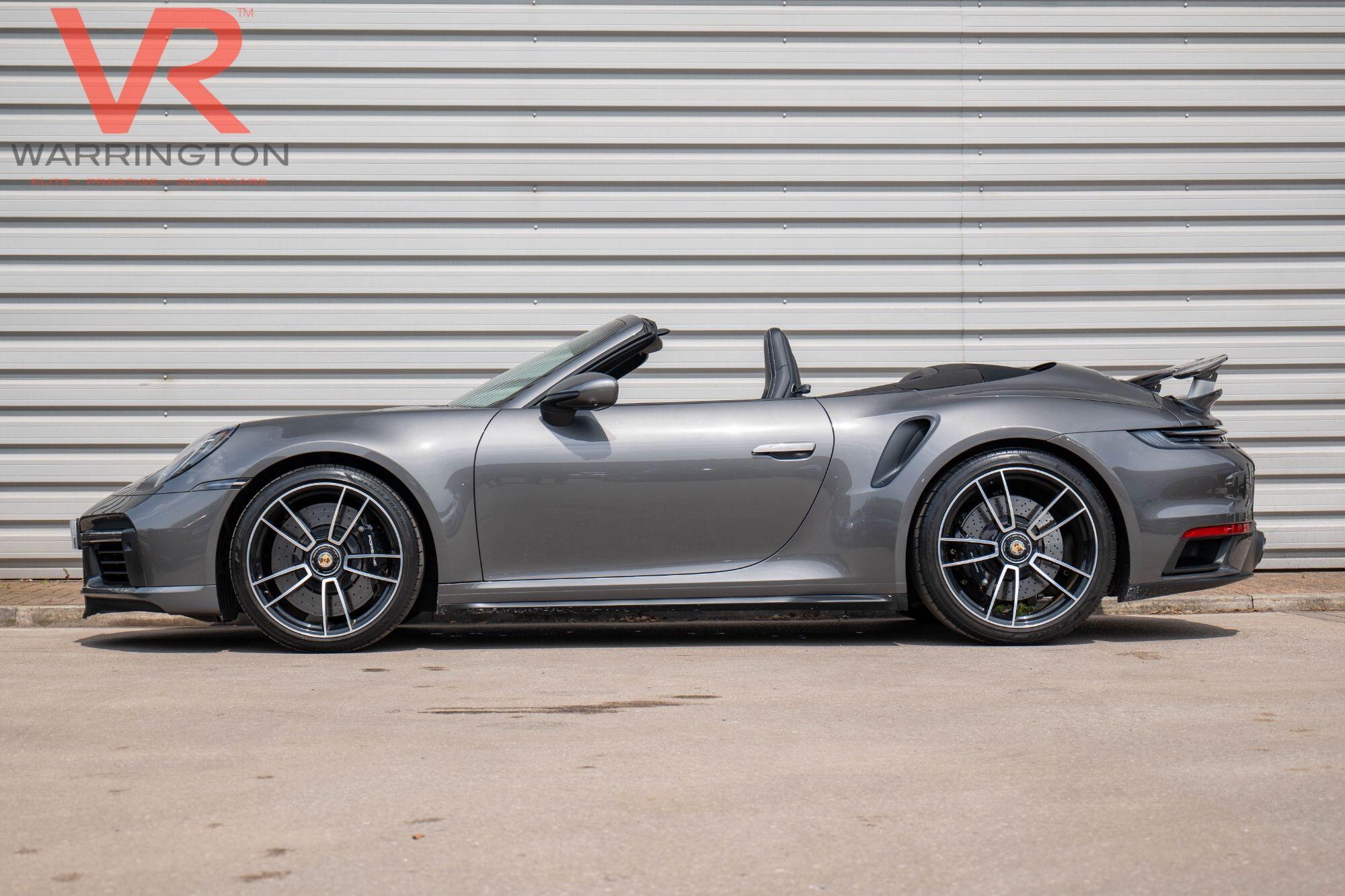 Porsche 911 view 7