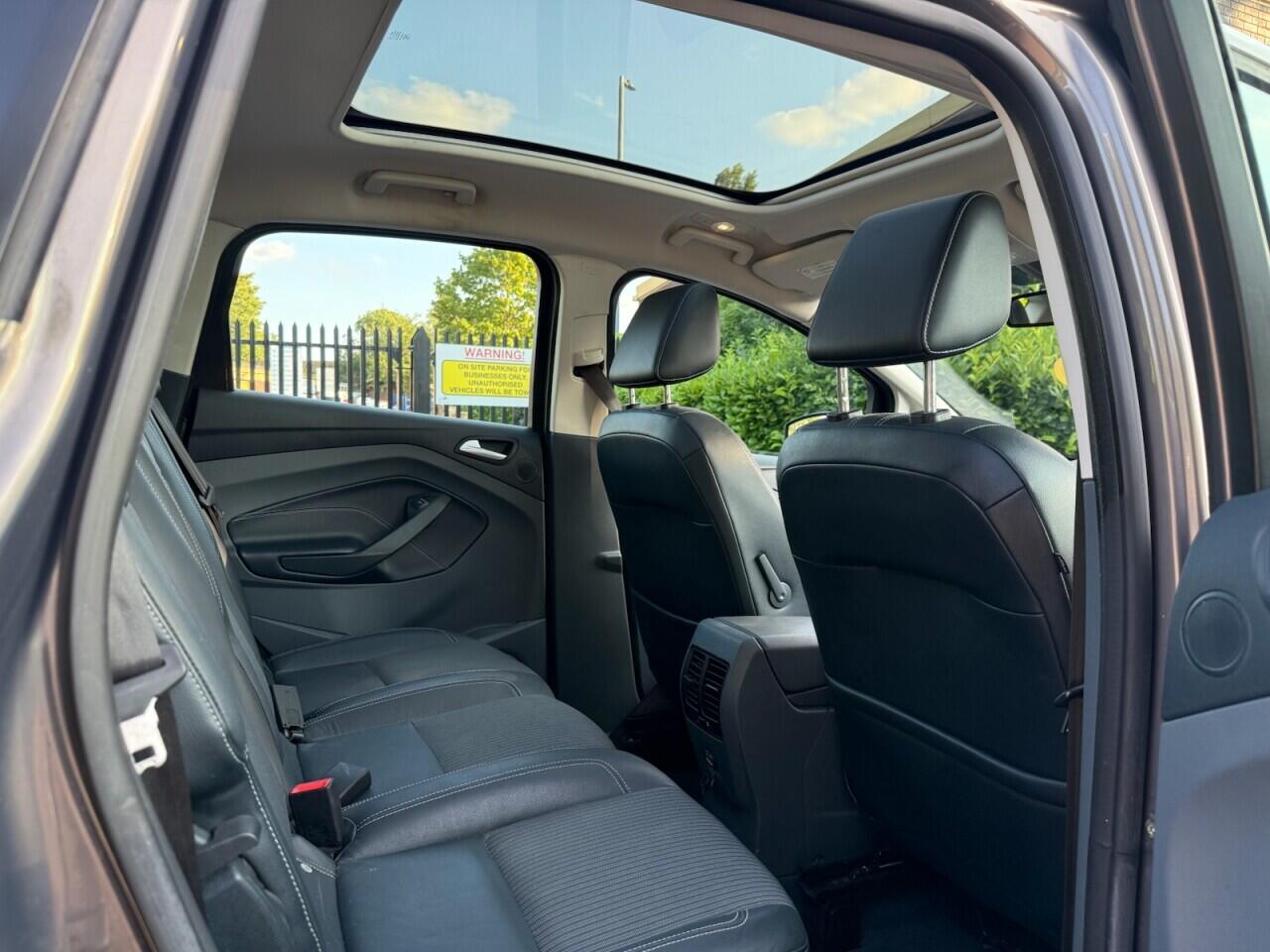 Ford C-Max view 33