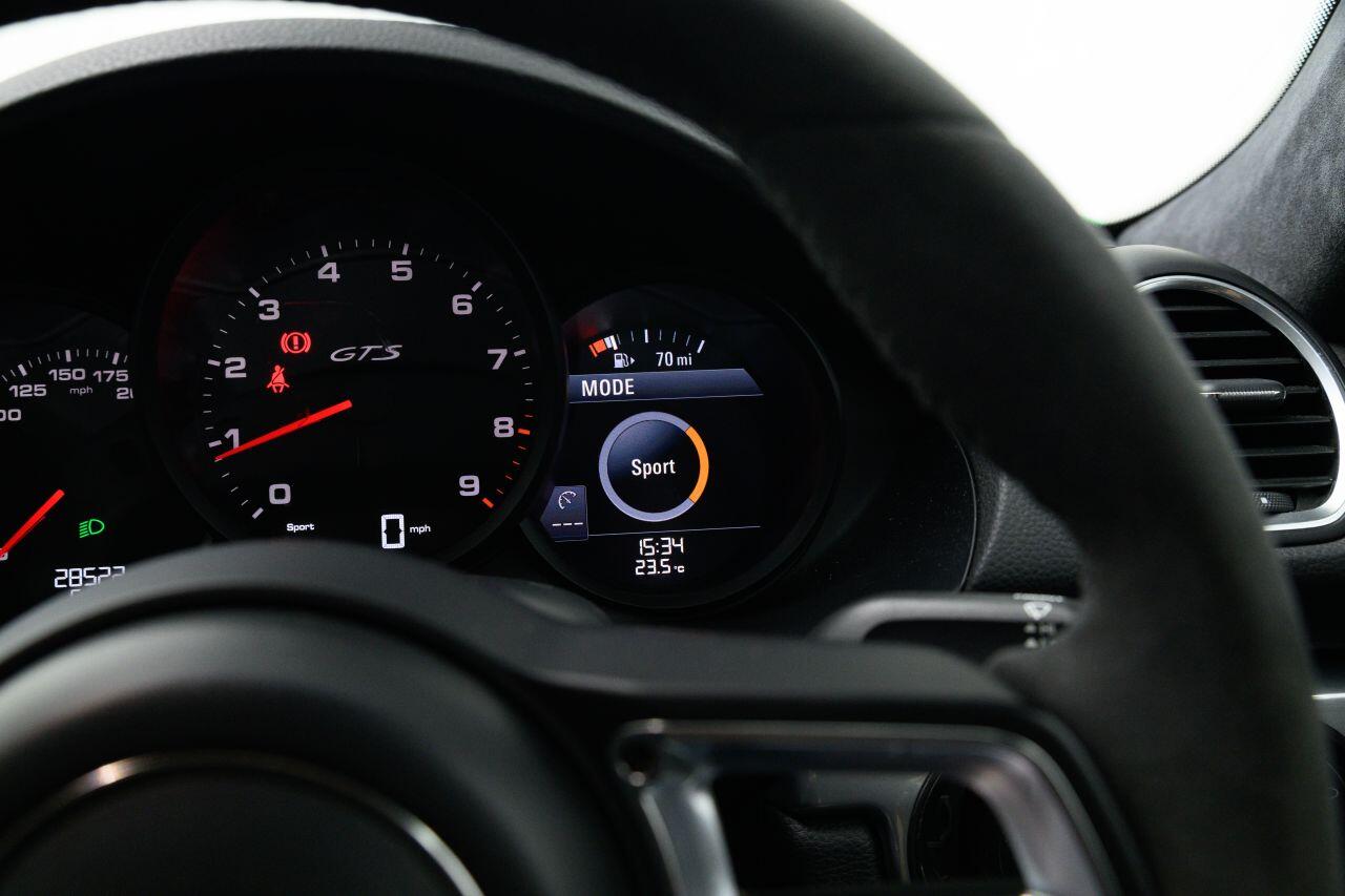 Porsche Cayman view 43