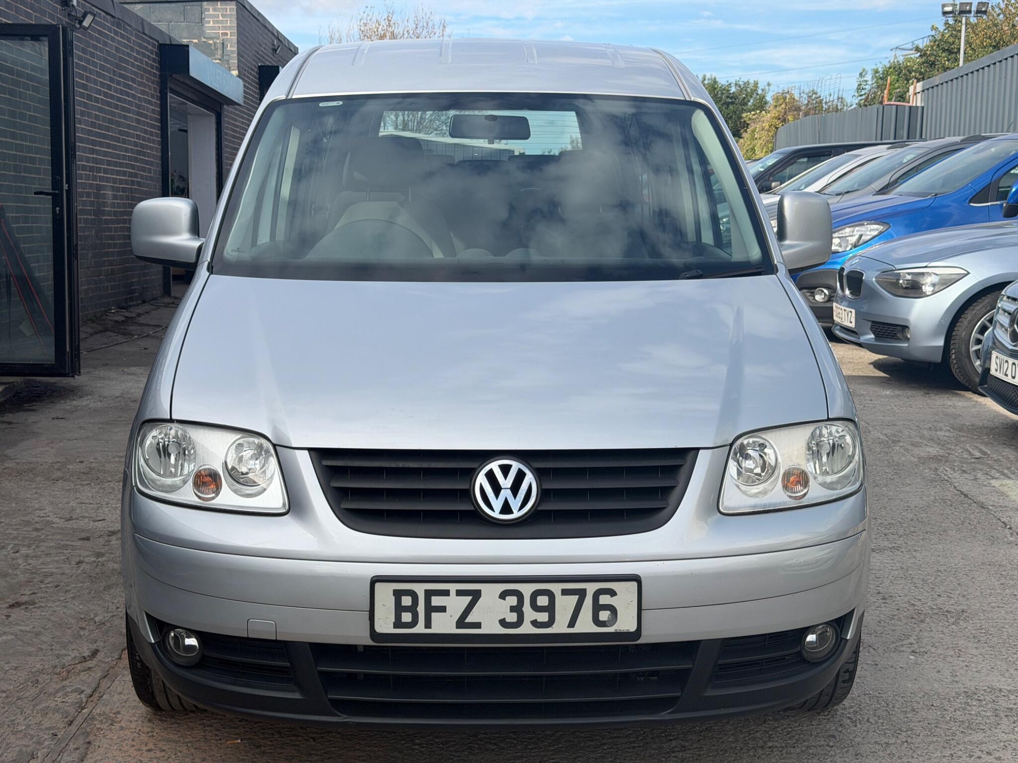 Volkswagen Caddy Maxi Life view 2