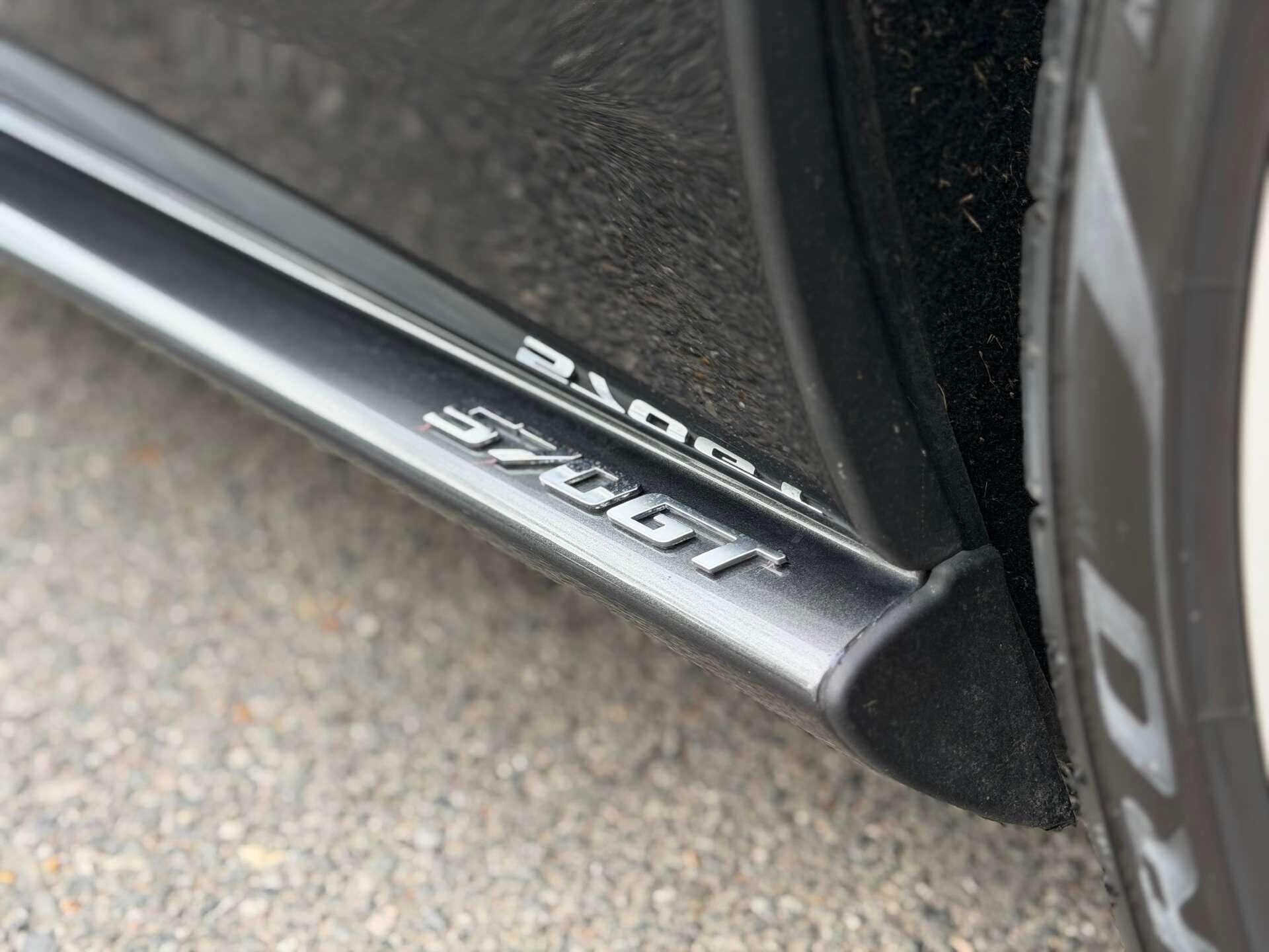 McLaren 570GT view 17