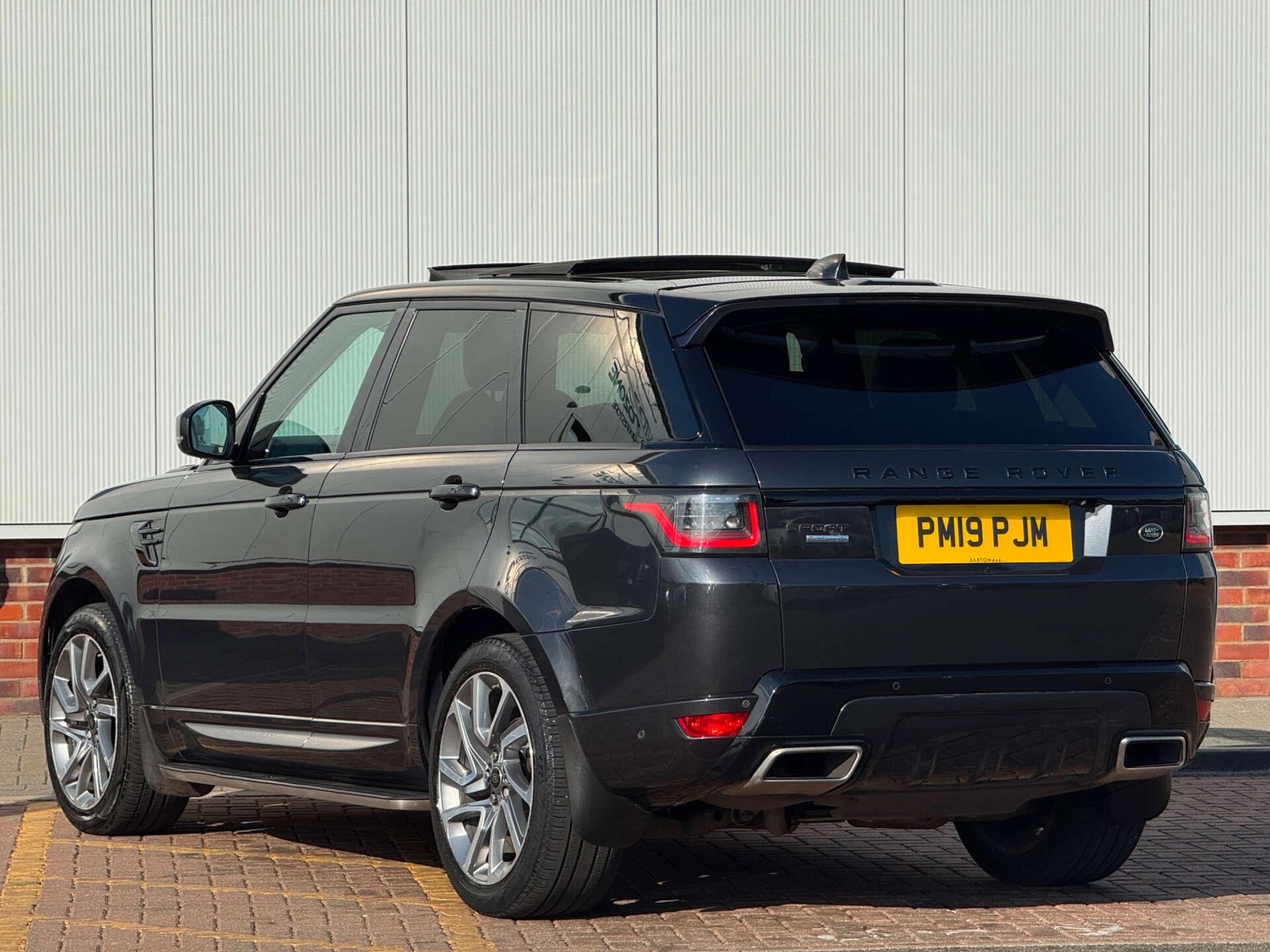 Land Rover Range Rover Sport view 4