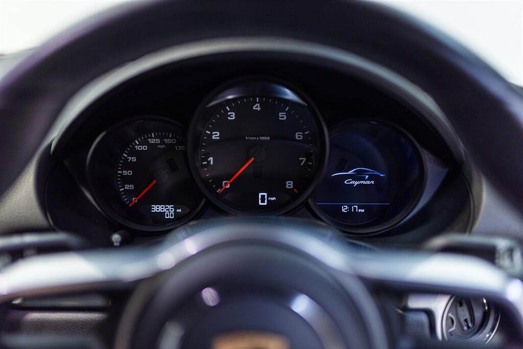 Porsche Cayman view 23