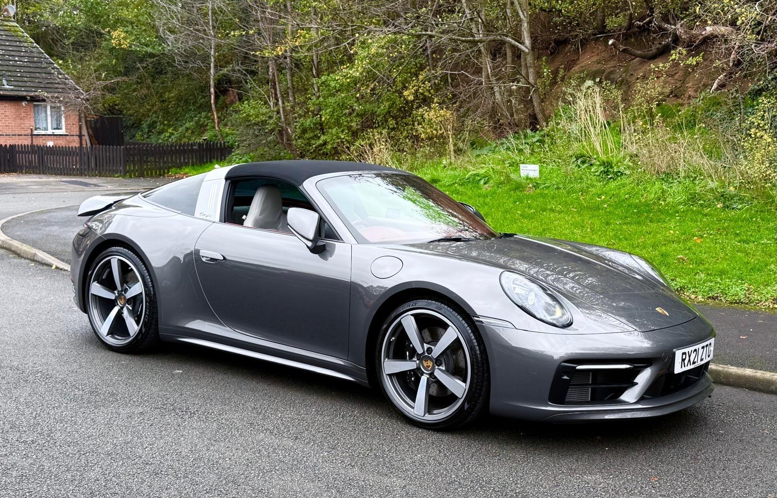 Porsche 911 view 76