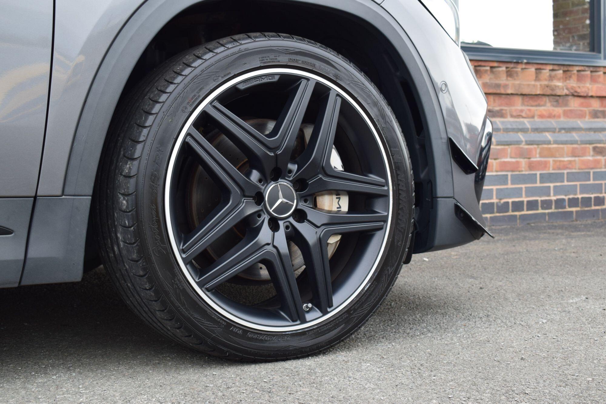 Mercedes-Benz GLA view 49