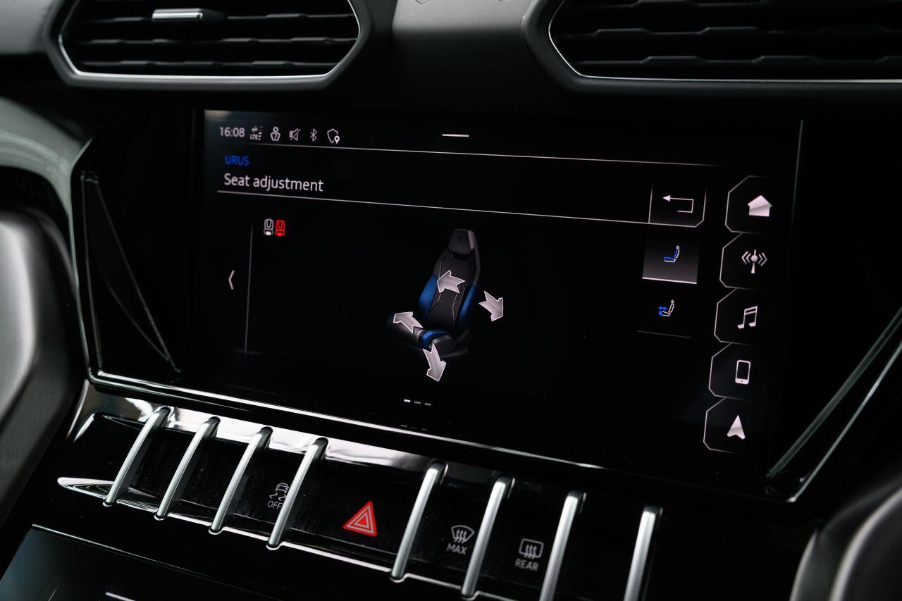 Lamborghini Urus view 93