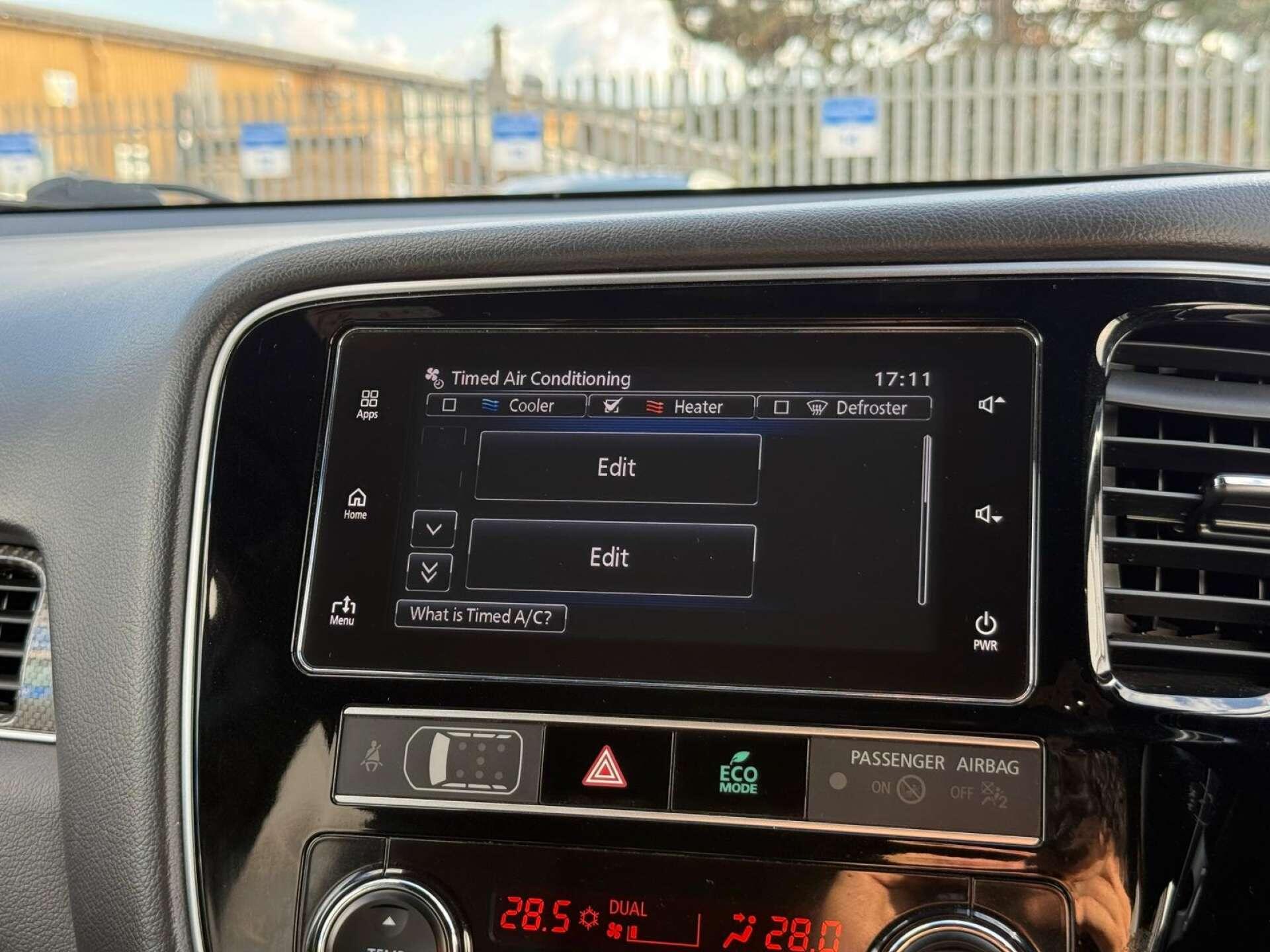 Mitsubishi Outlander view 75