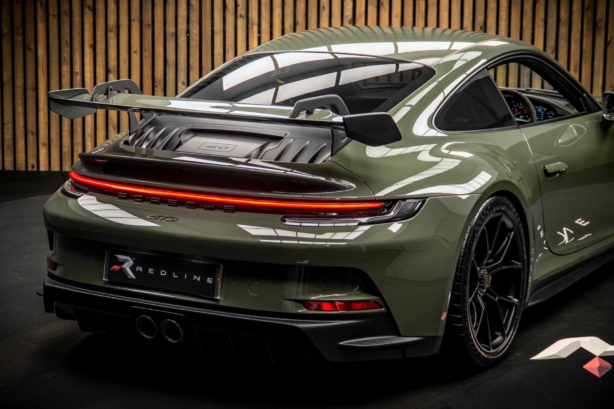 Porsche 911 view 22