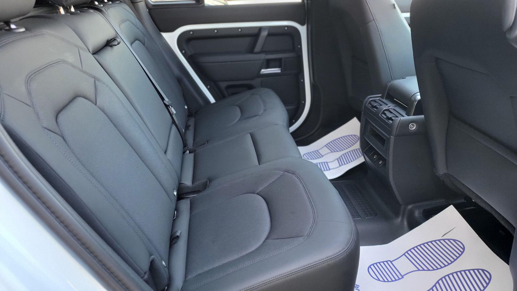 Land Rover Defender view 13
