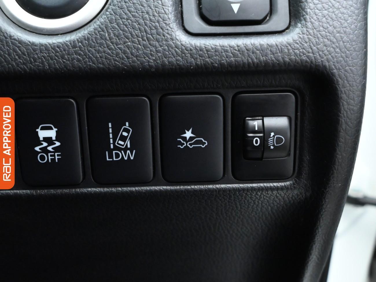 Mitsubishi L200 view 25