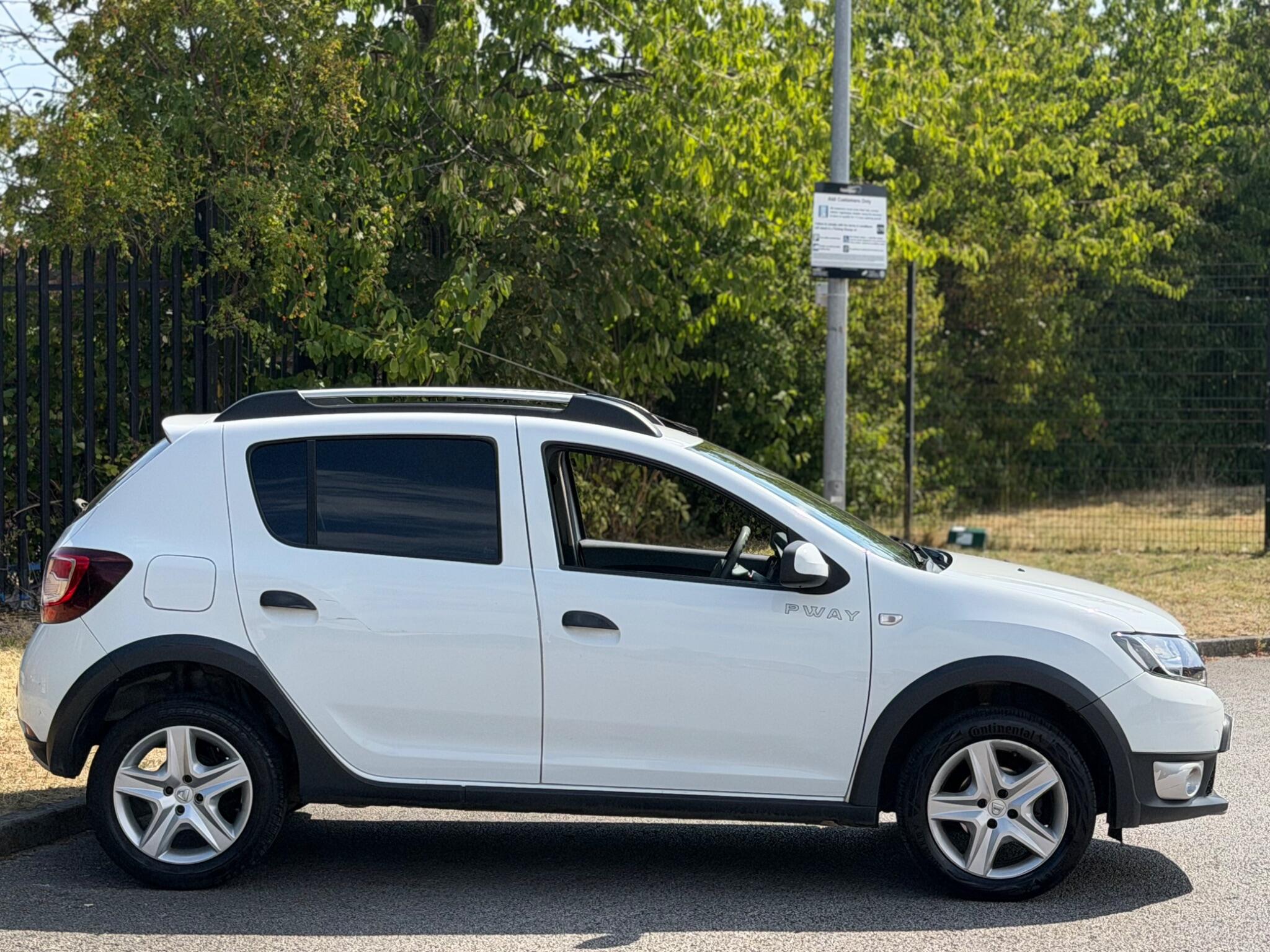 Dacia Sandero view 6