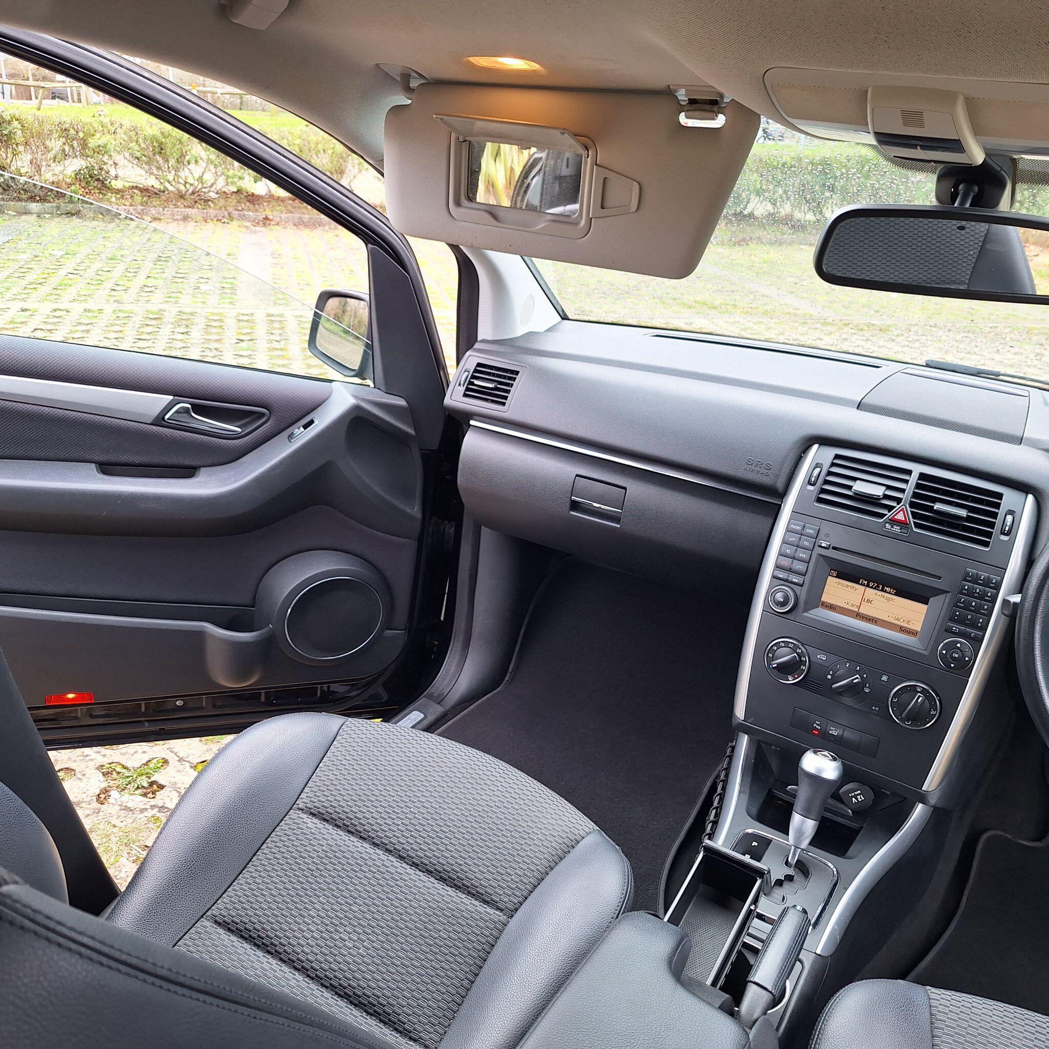 Mercedes-Benz B-Class view 9
