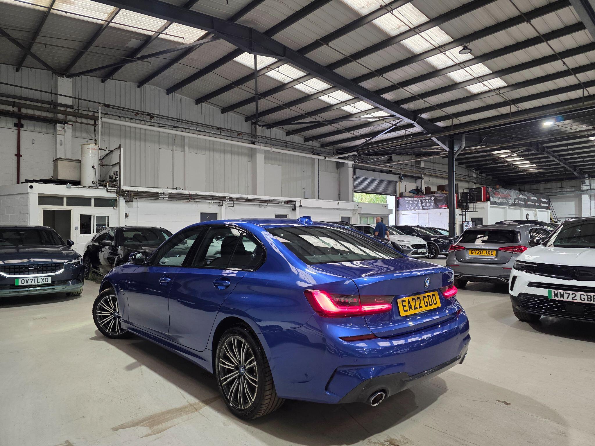 BMW 3 Series view 30