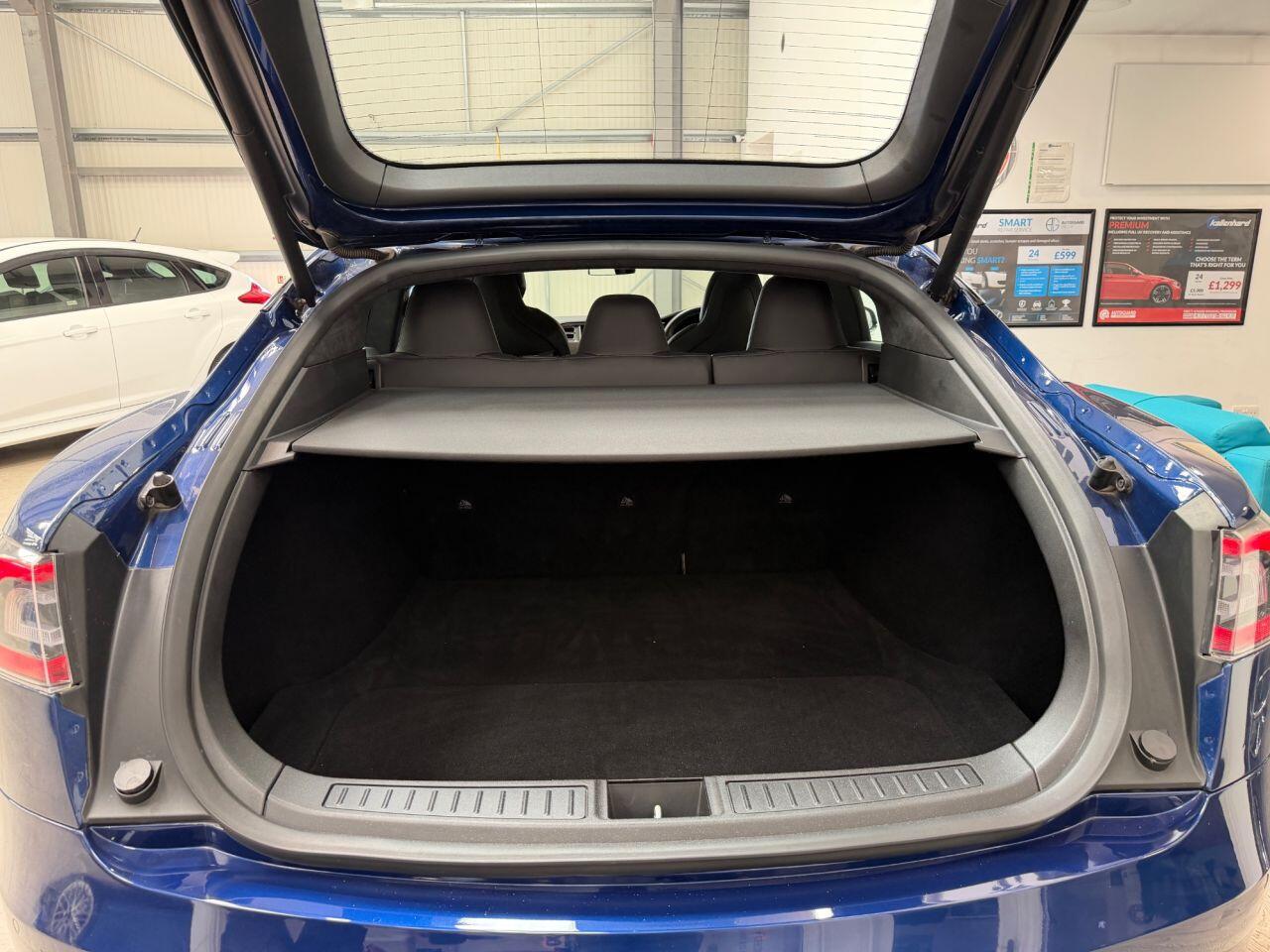 Tesla Model S view 41