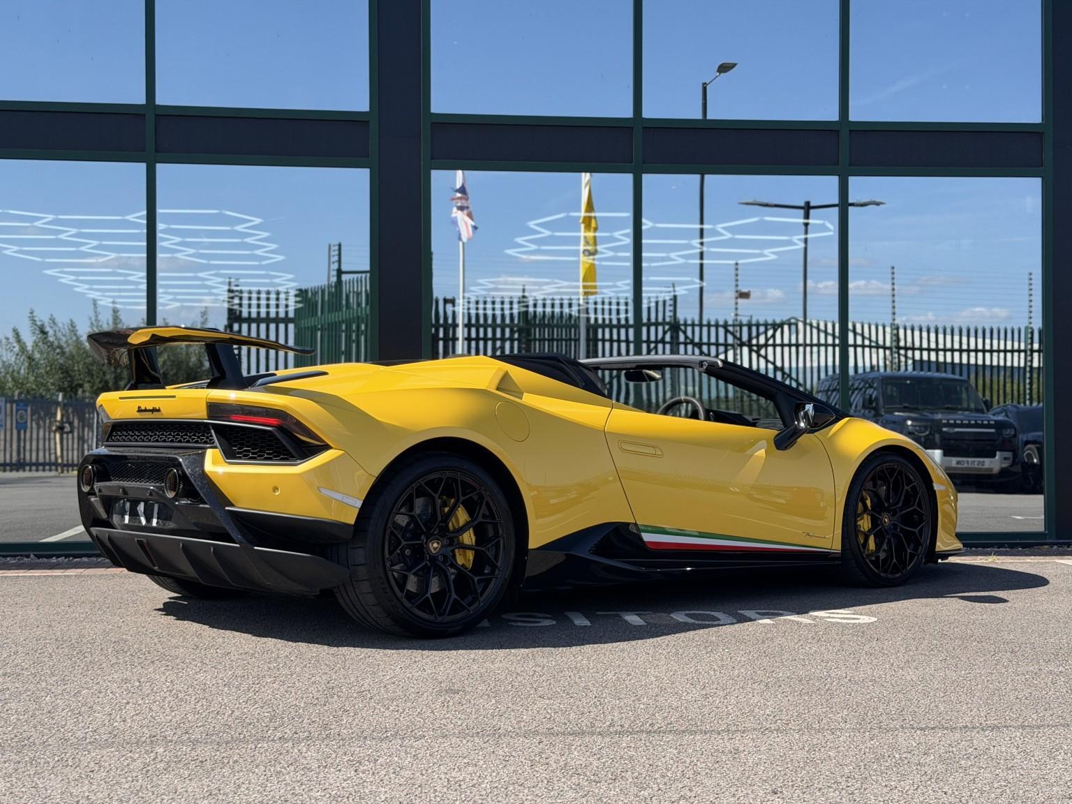 Lamborghini Huracan view 44