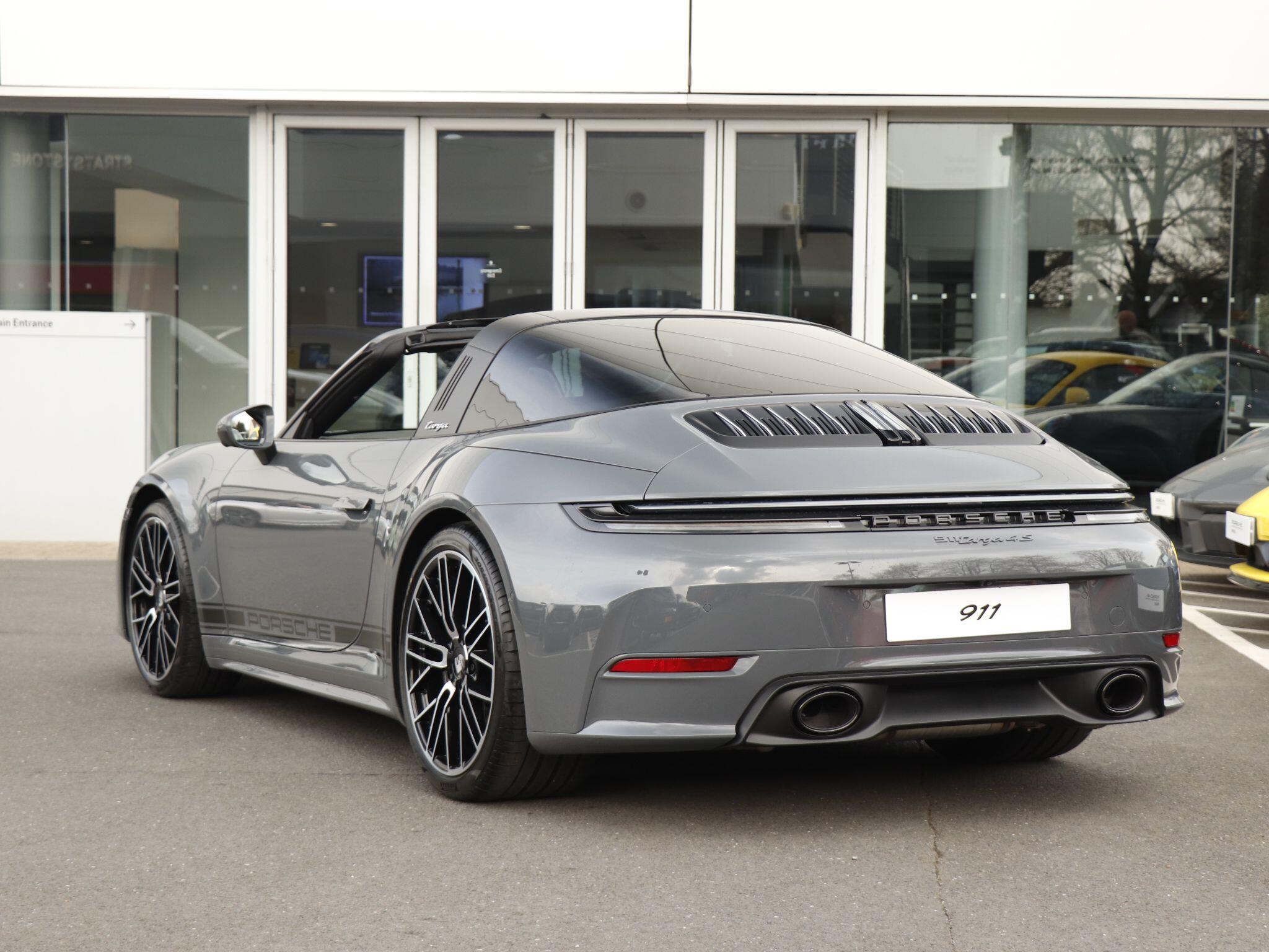 Porsche 911 view 41