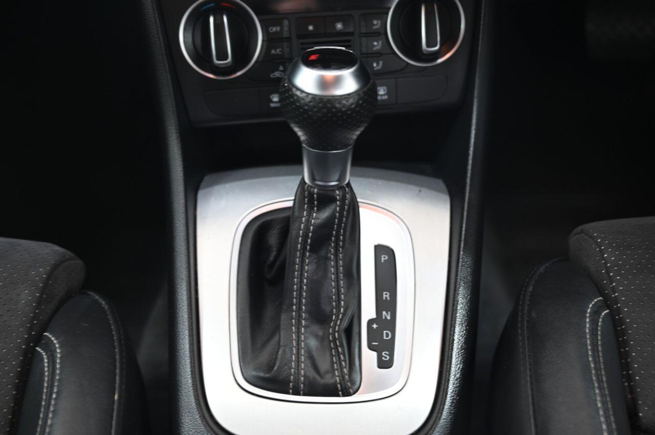 Audi Q3 view 32