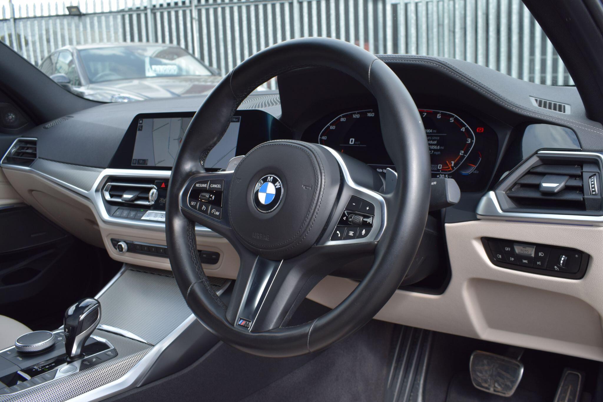 BMW 3 Series view 25