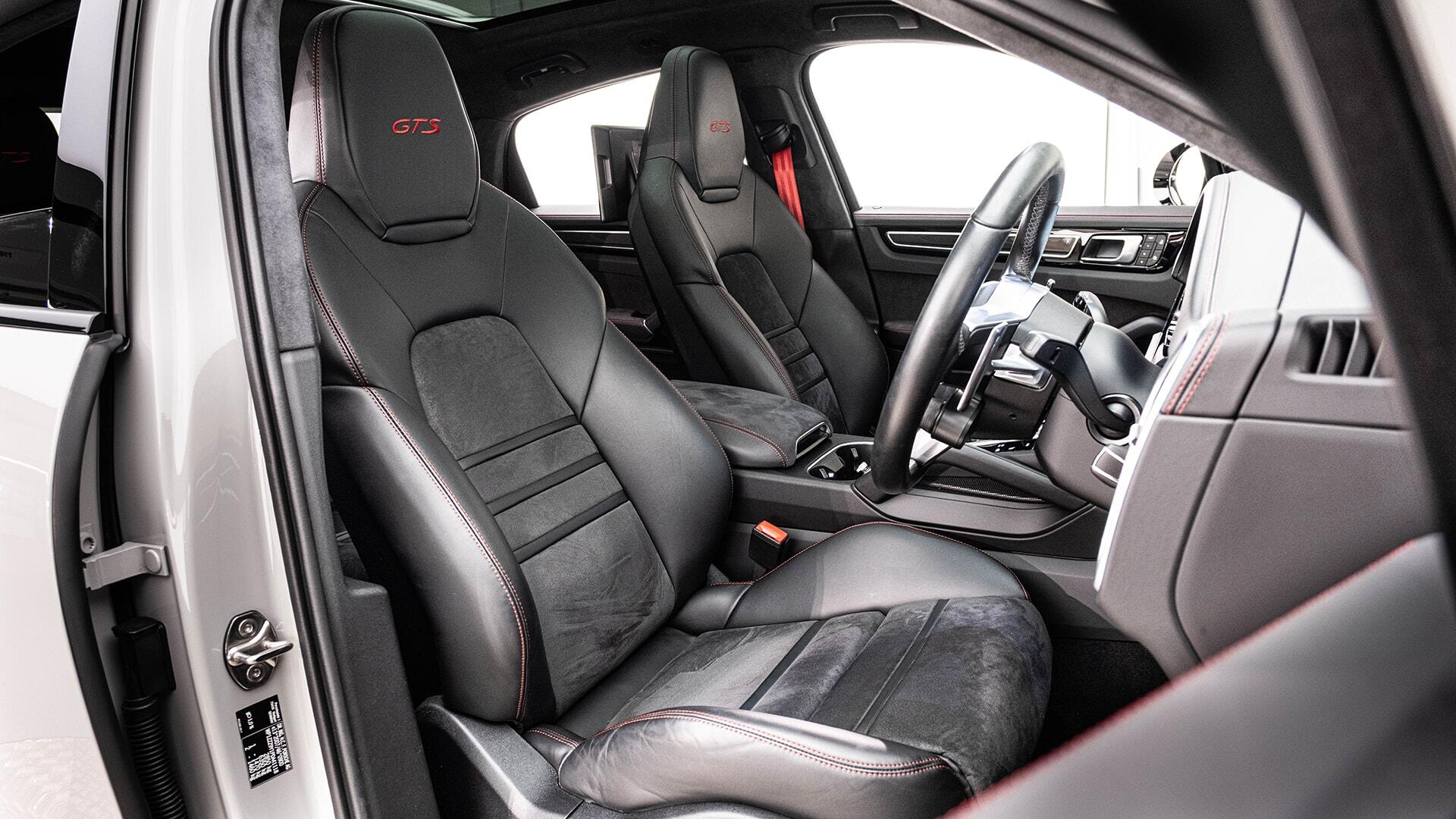 Porsche Cayenne view 11