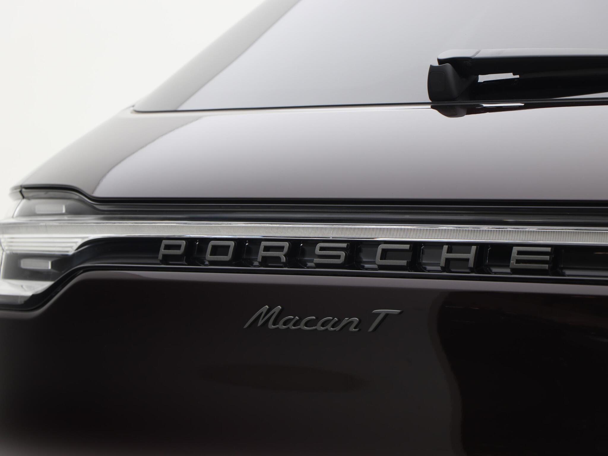 Porsche Macan view 22