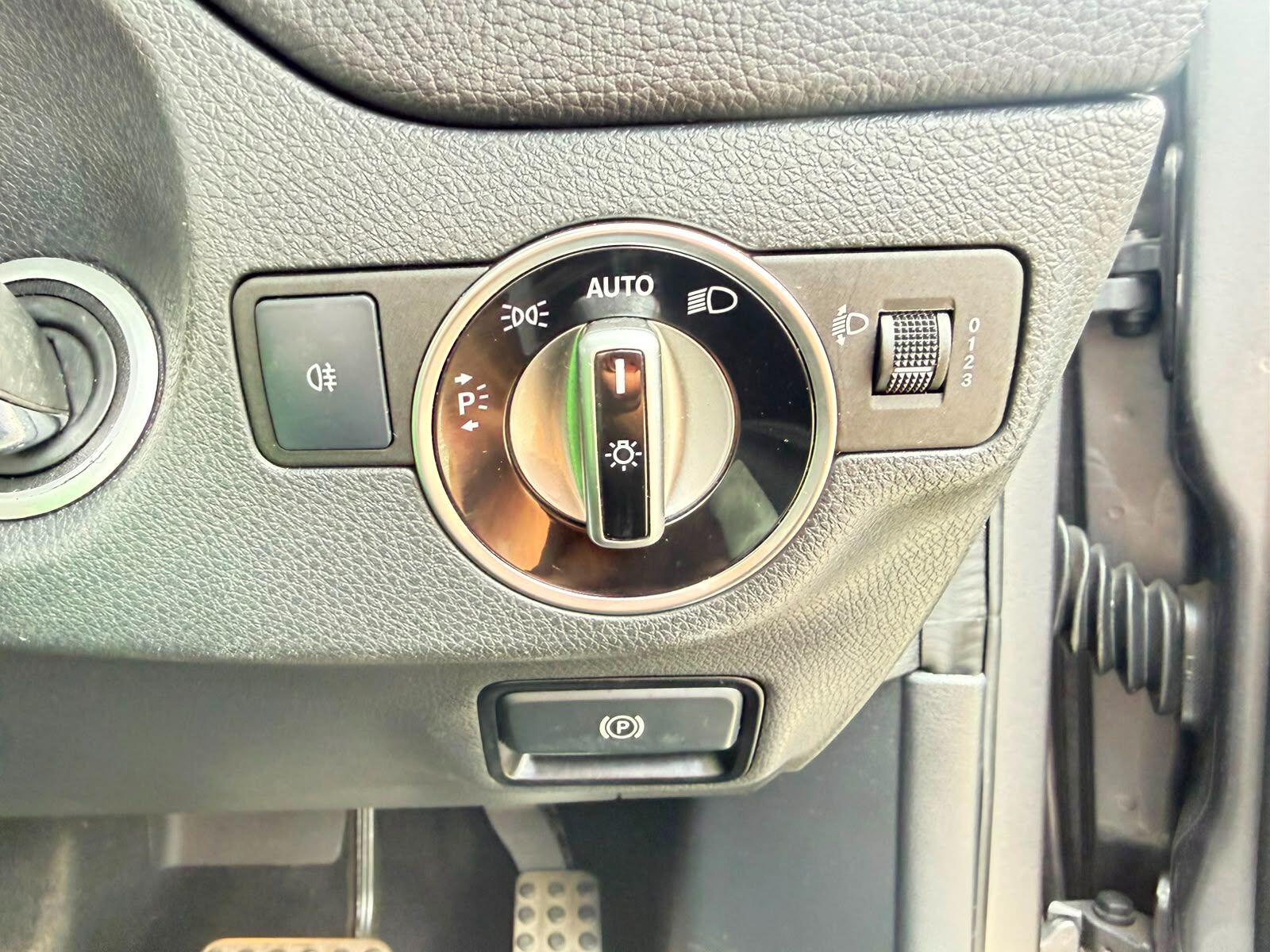 Mercedes-Benz Gla view 23