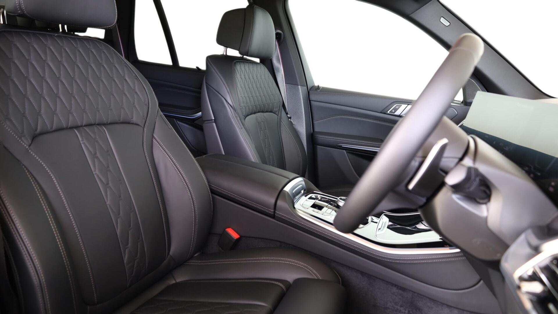 BMW X5 view 11