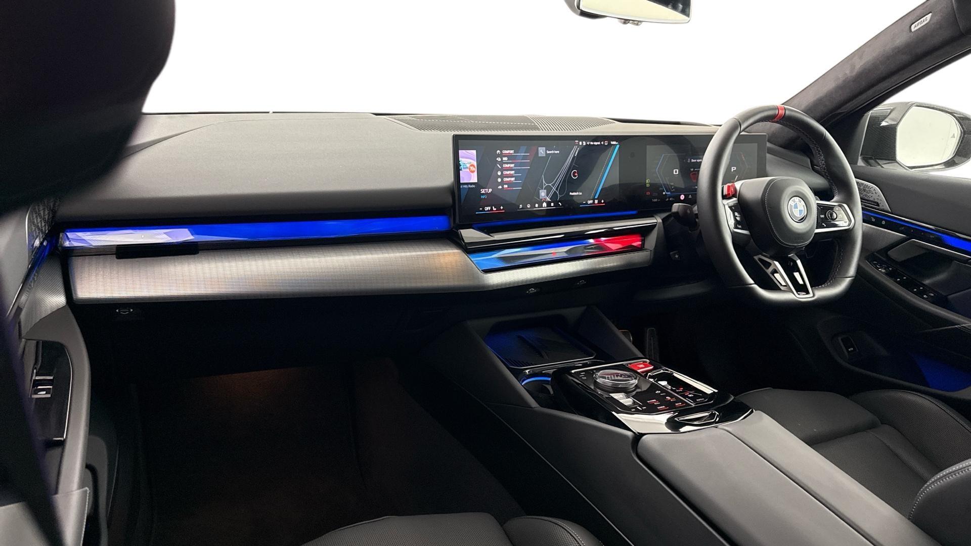 BMW M5 view 7