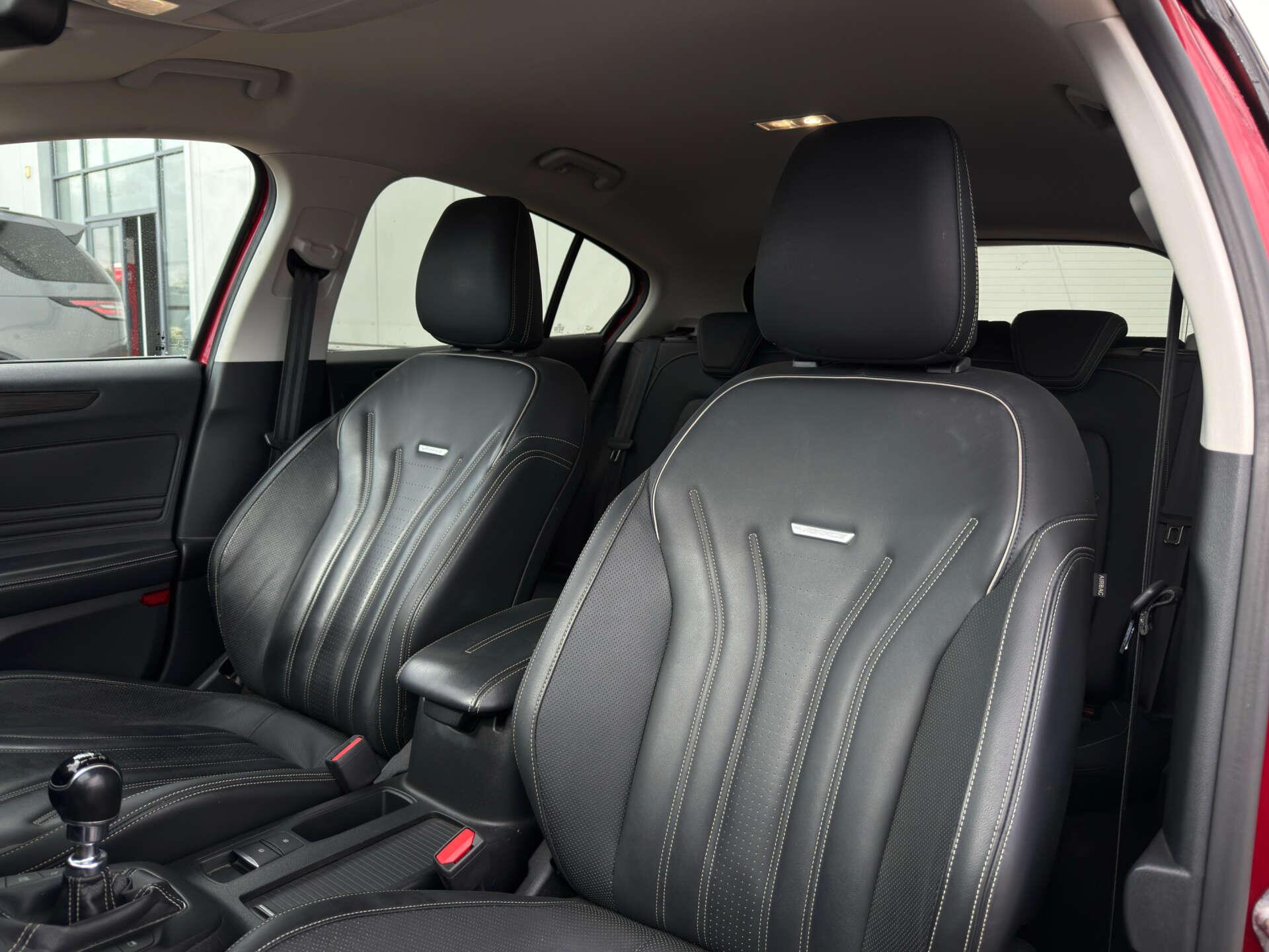 Ford Focus view 47