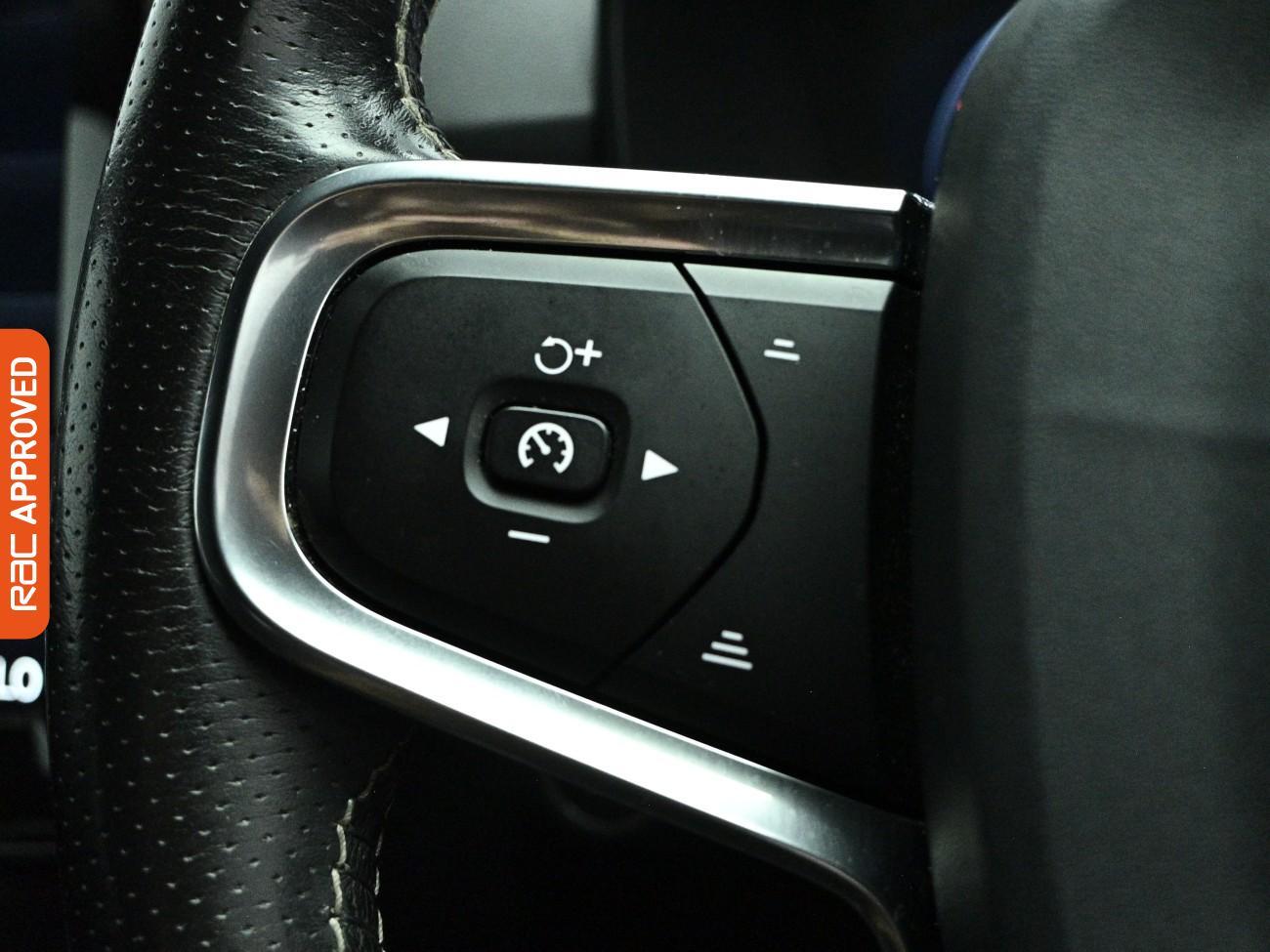 Volvo XC40 view 21