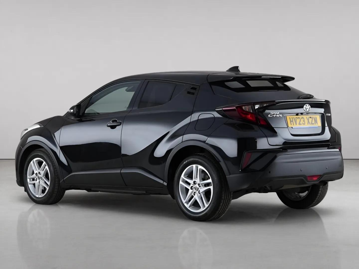 Toyota C-HR view 8