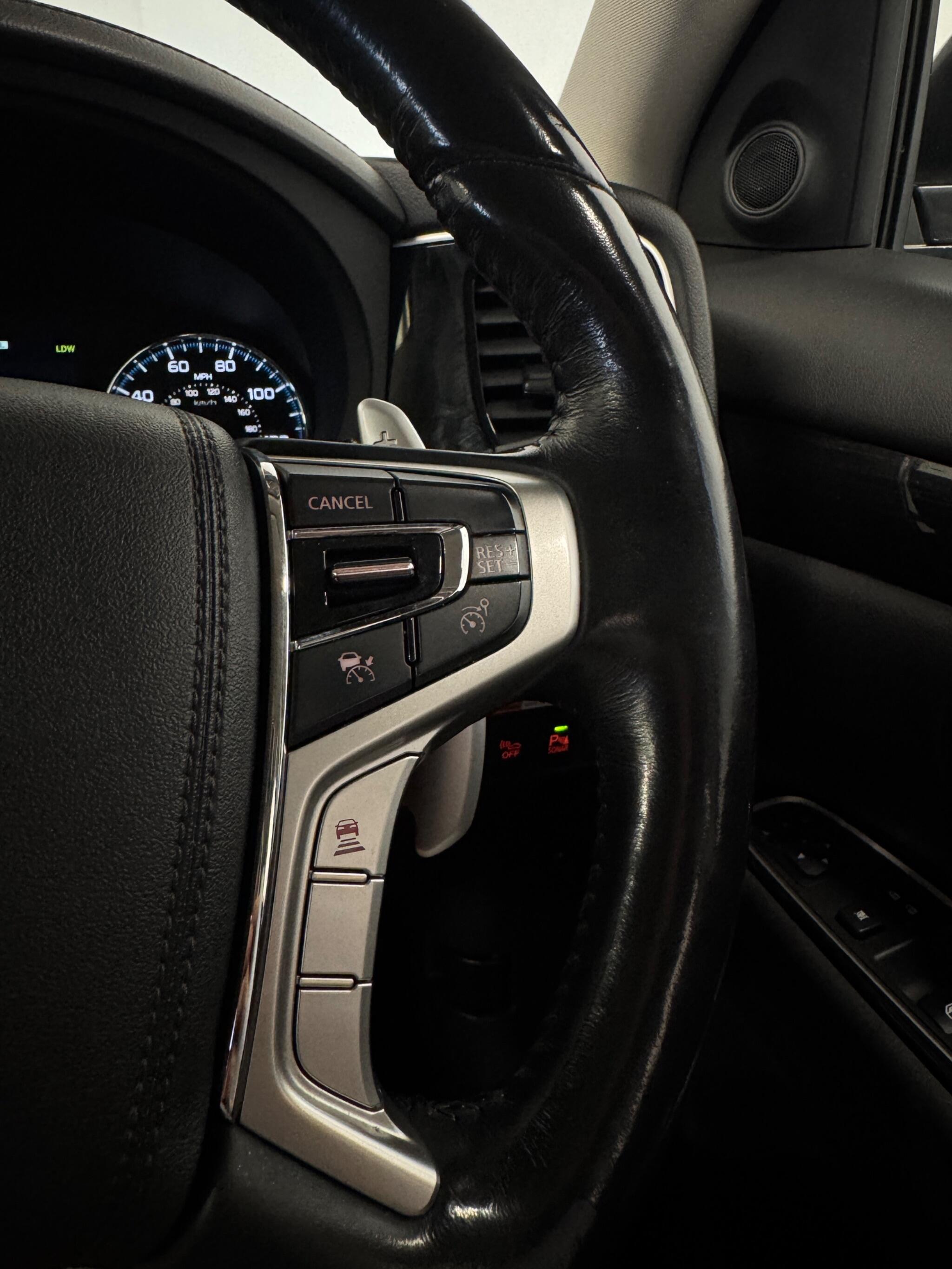 Mitsubishi Outlander view 26