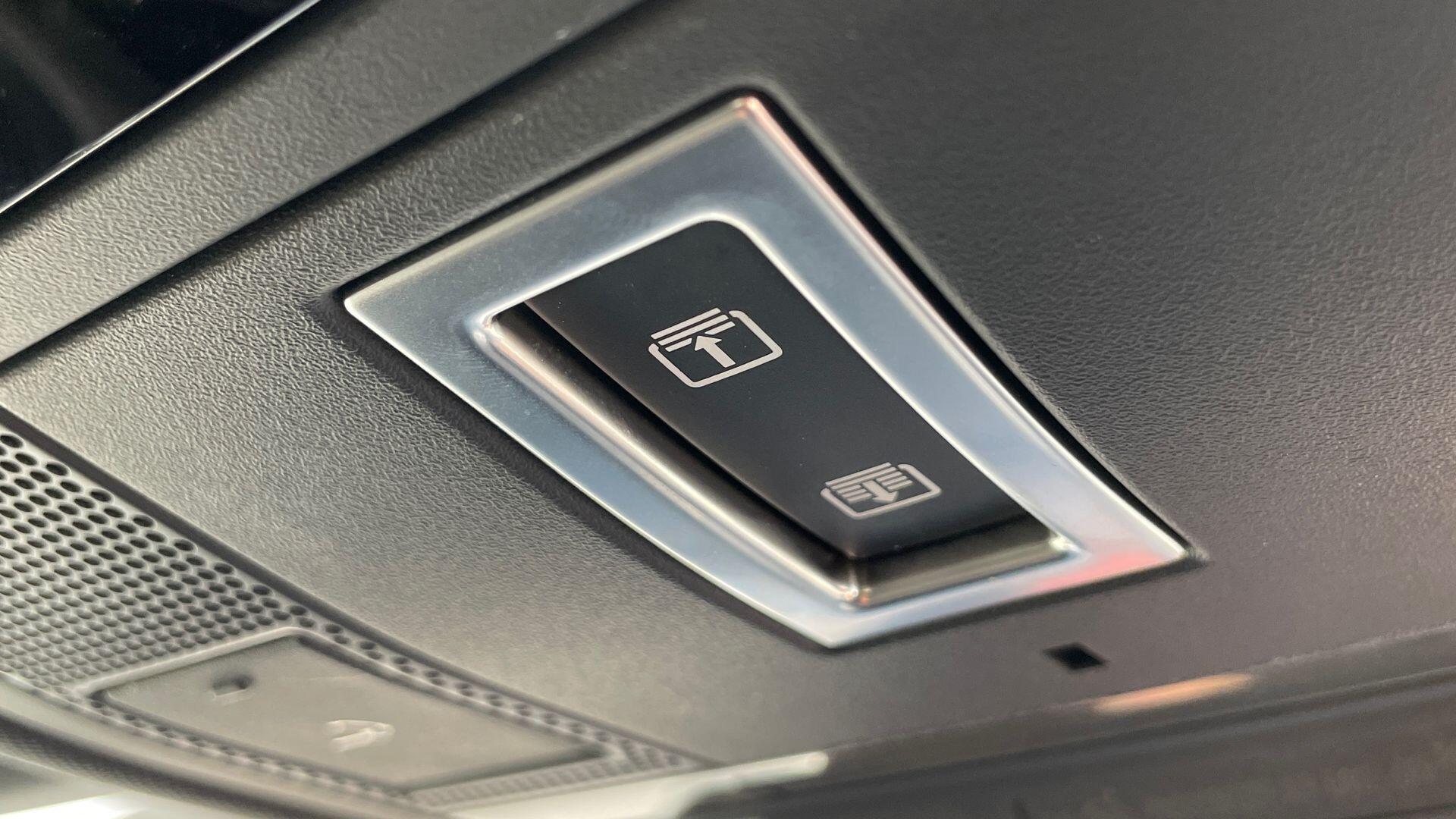 Land Rover Range Rover Evoque view 23