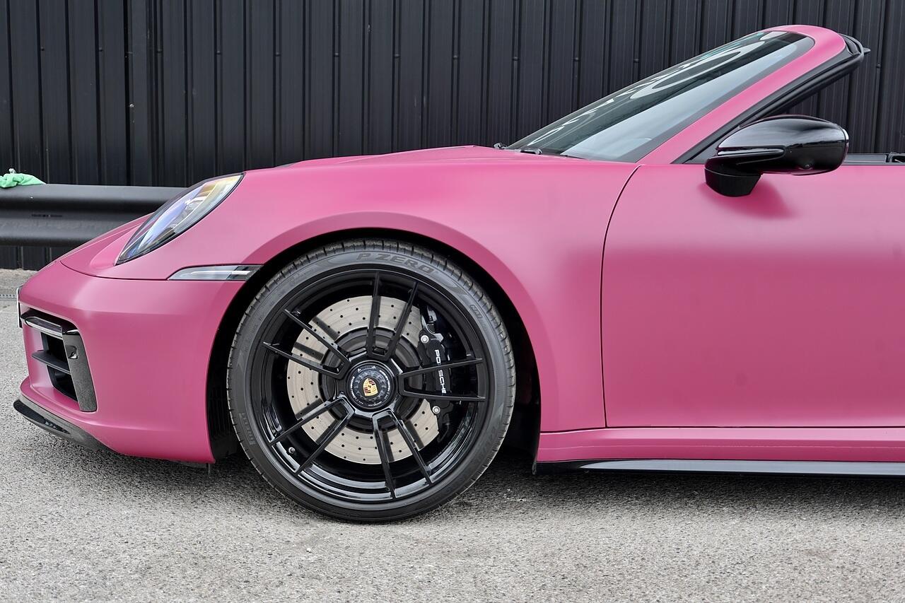 Porsche 911 view 33