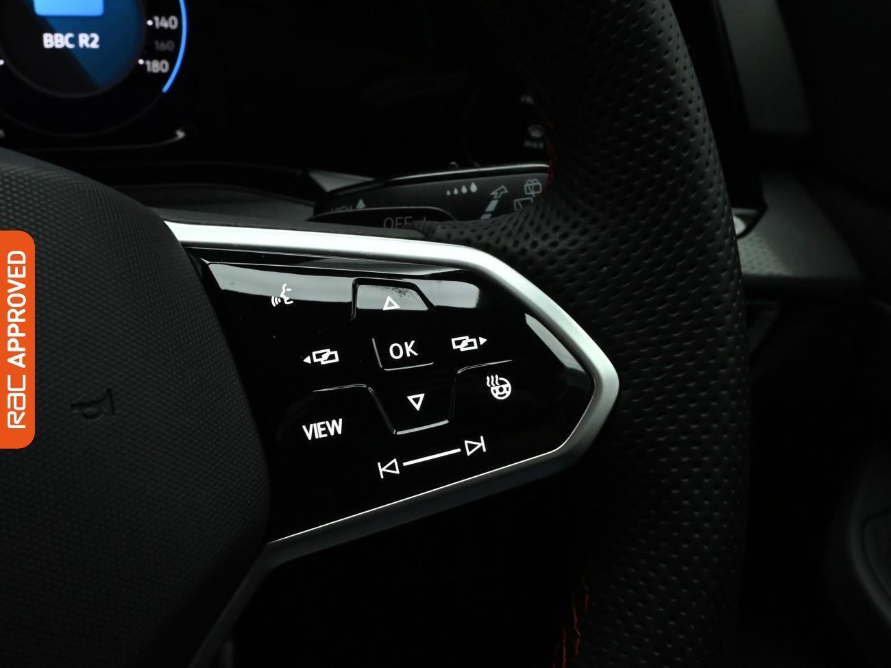 Volkswagen Golf view 23