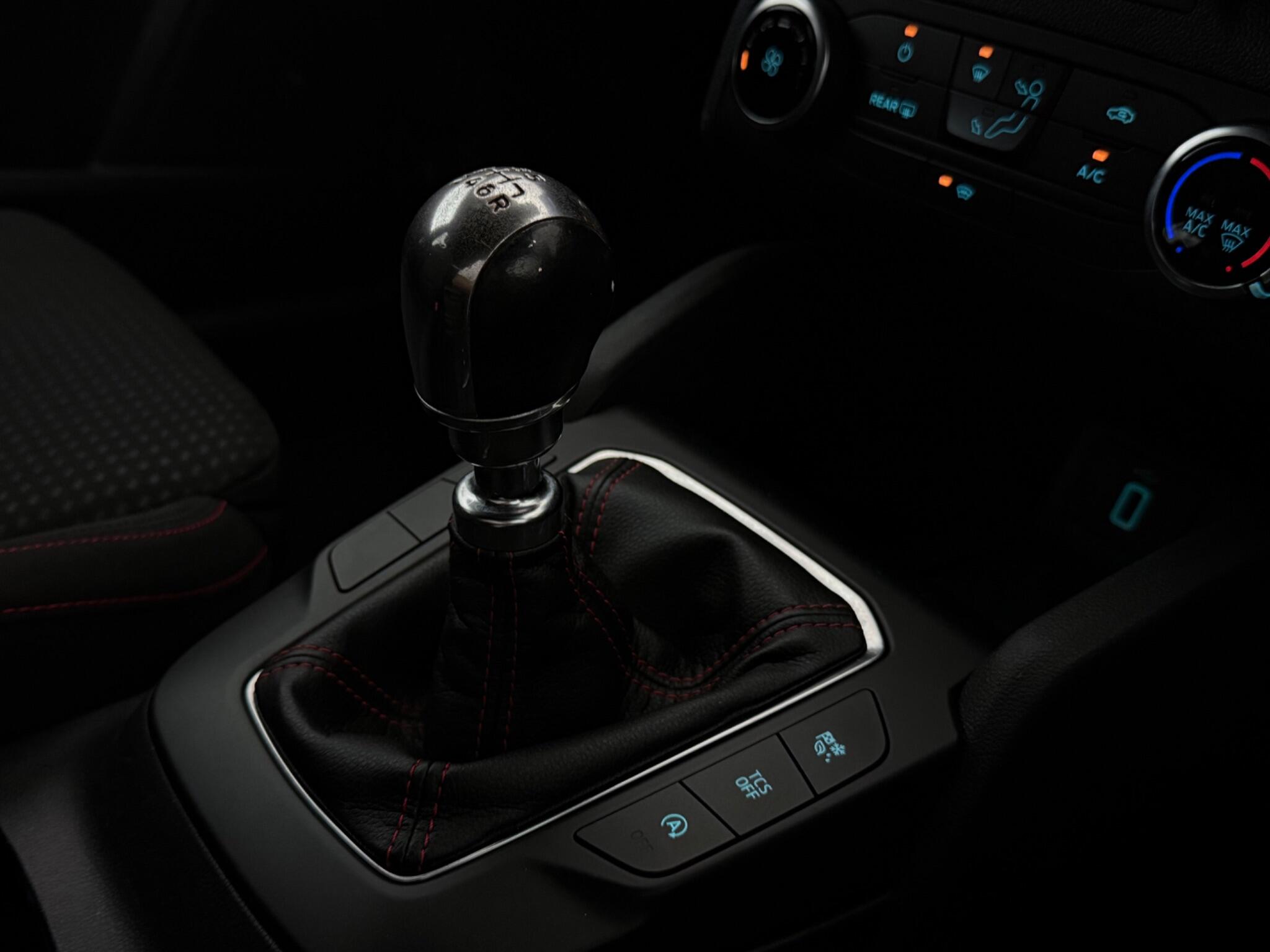 Ford Focus view 25
