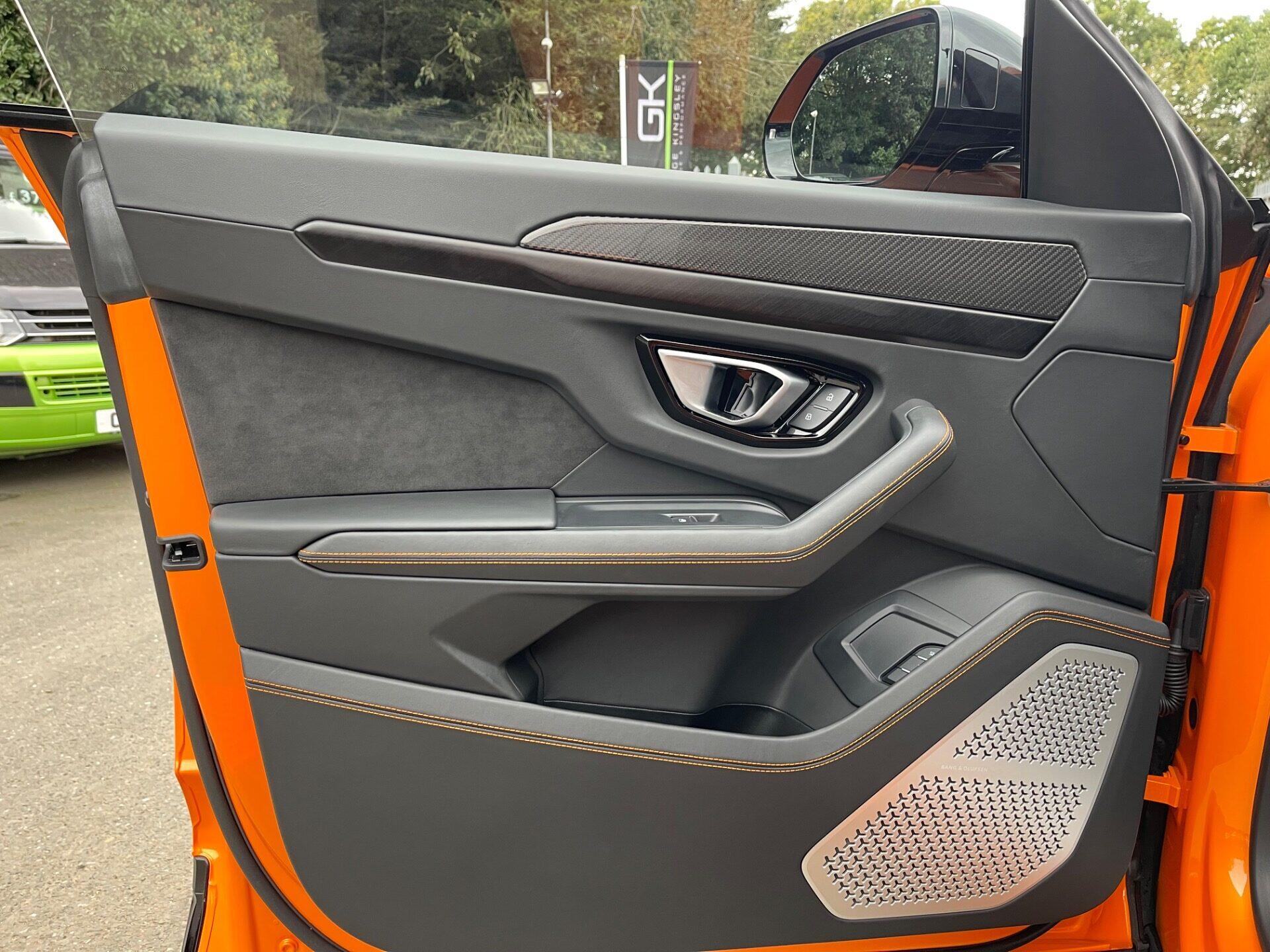 Lamborghini Urus view 28