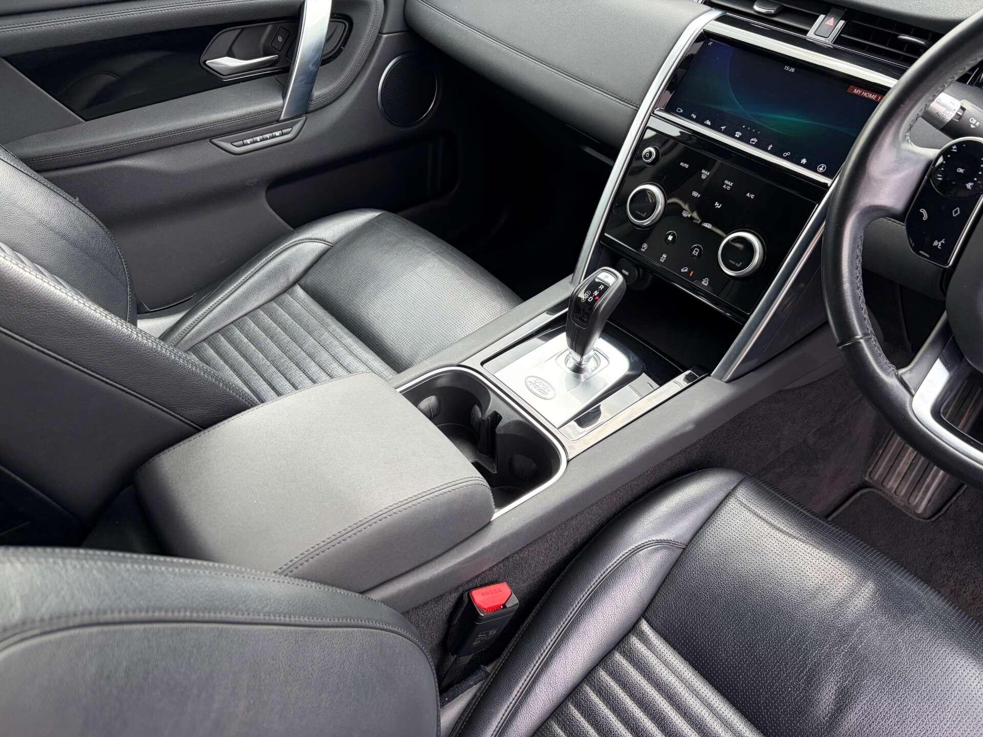 Land Rover Discovery Sport view 47