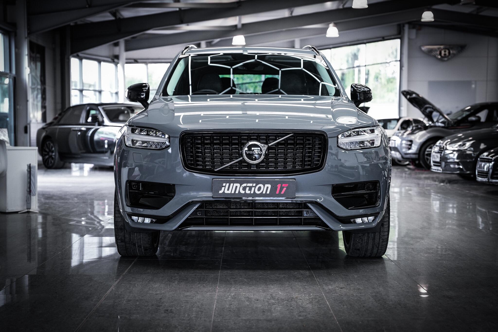 Volvo XC90 view 12