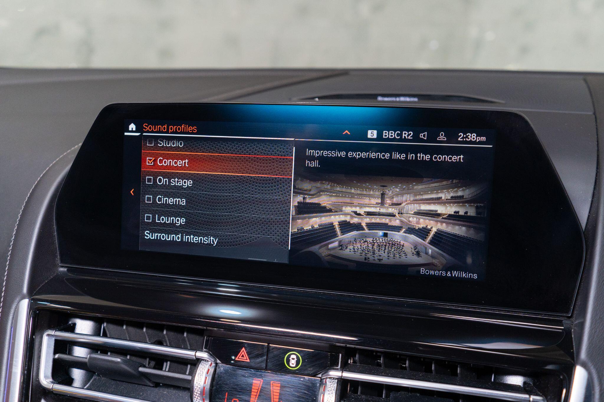 BMW 8 Series view 31
