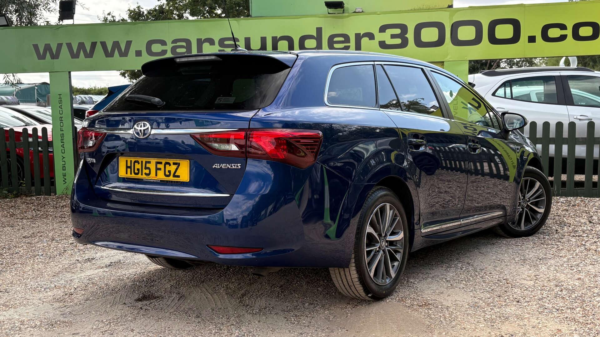Toyota Avensis view 4