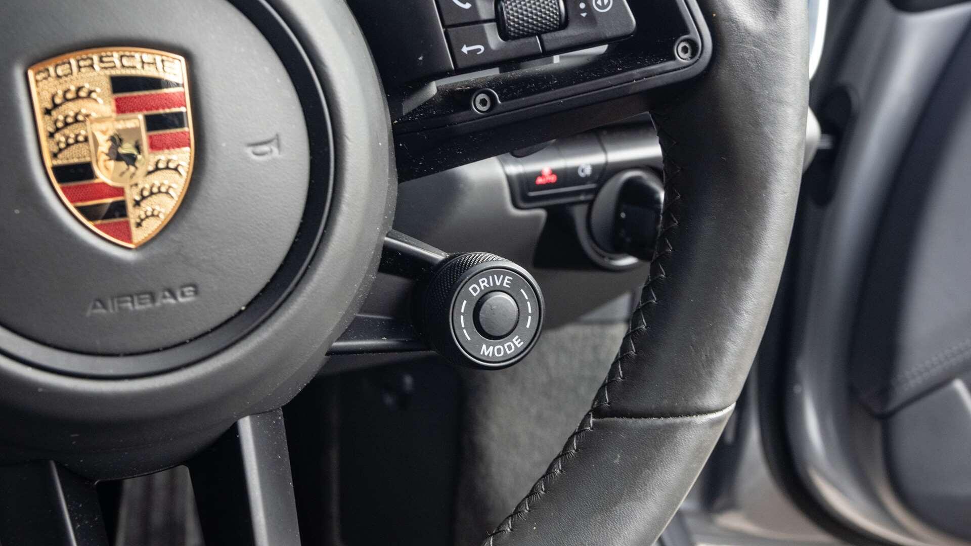 Porsche 911 view 25