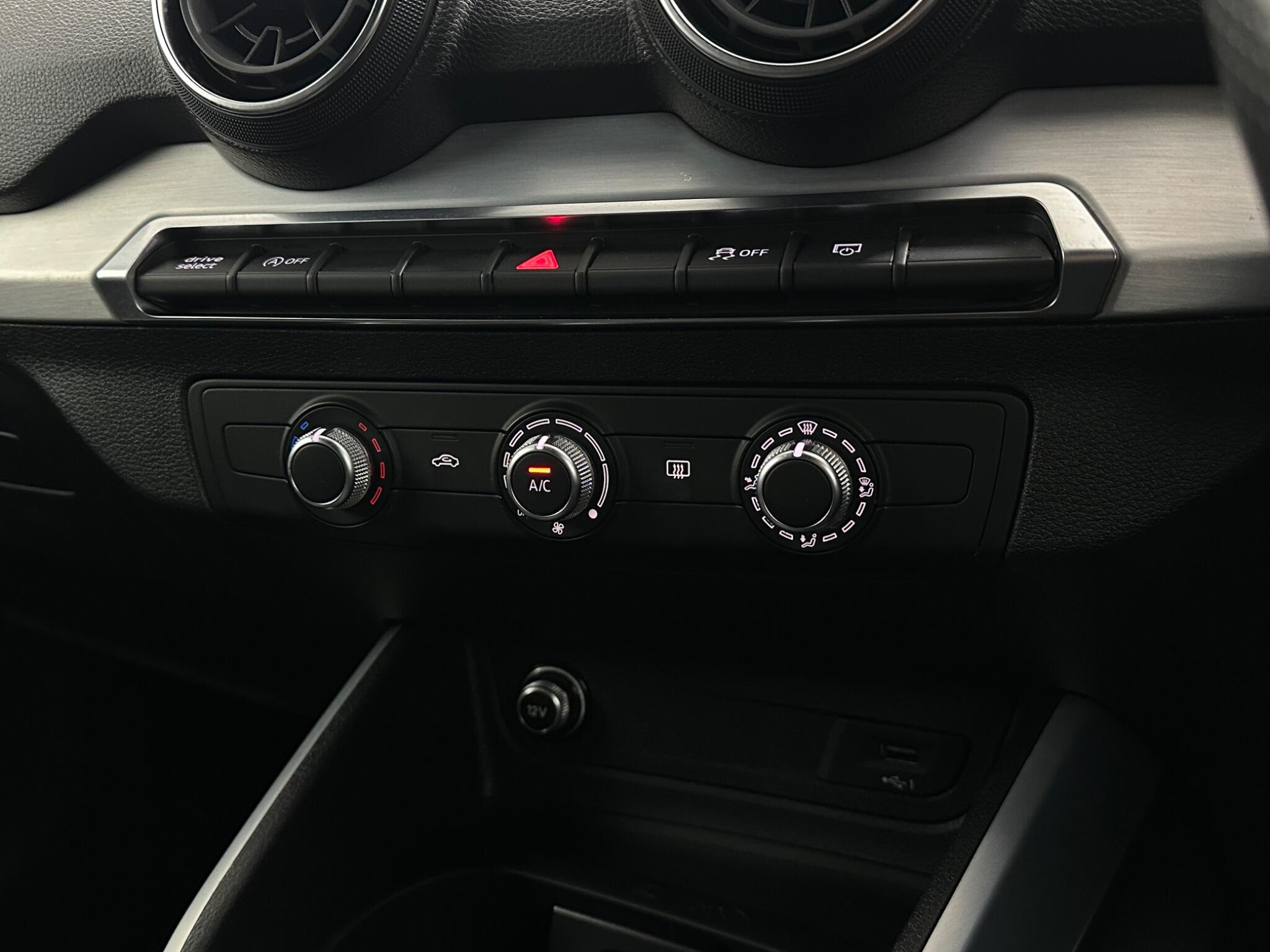 Audi Q2 view 21